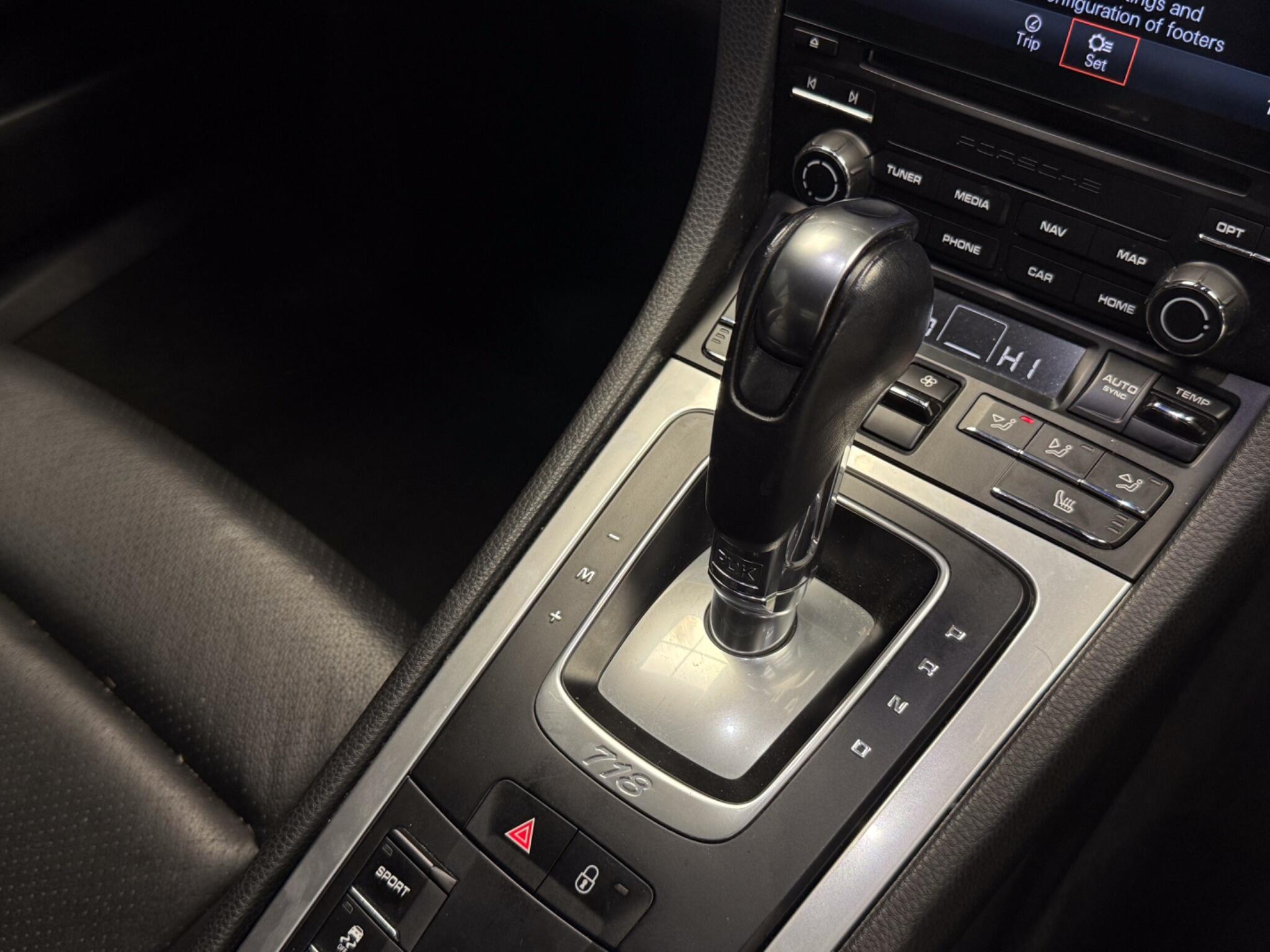 Porsche Cayman view 32