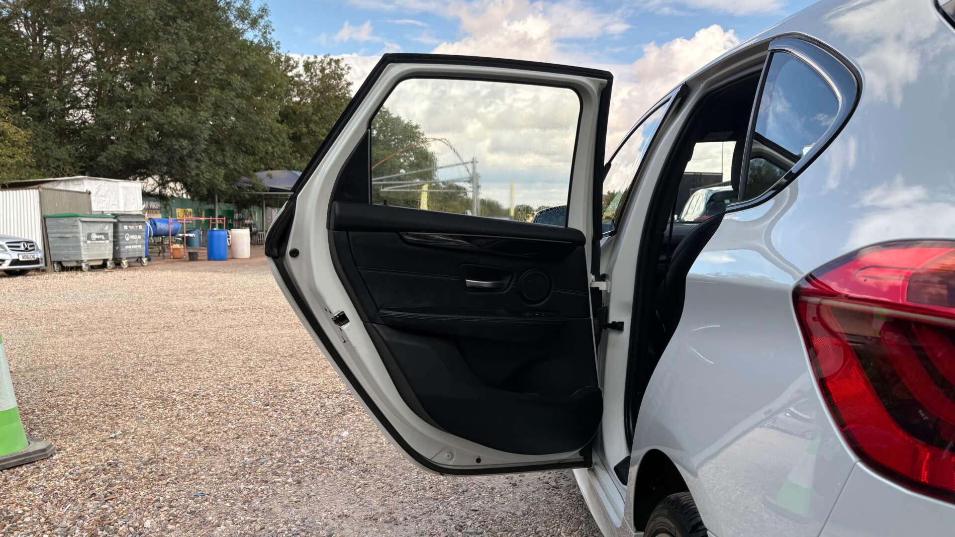 BMW 2 Series view 42