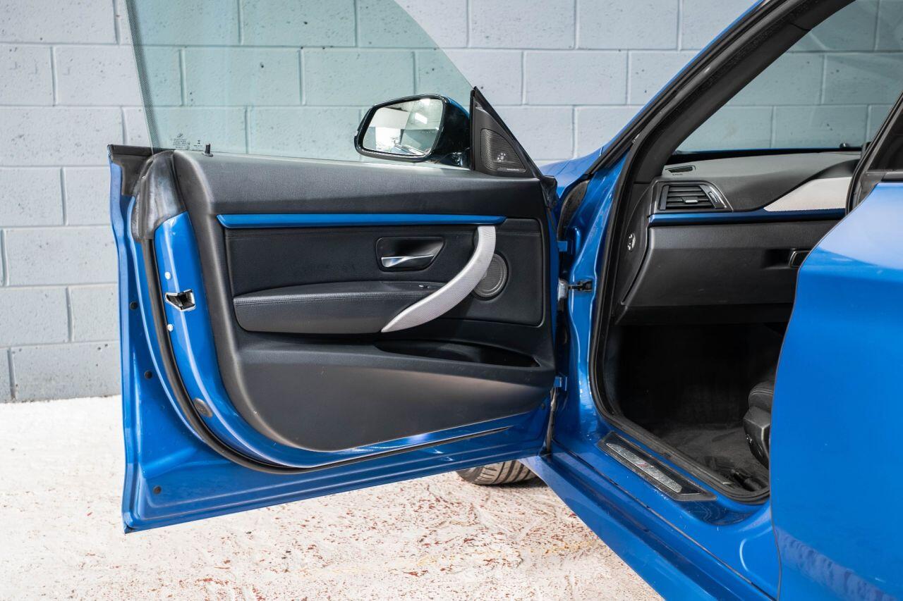 BMW 3 Series view 14