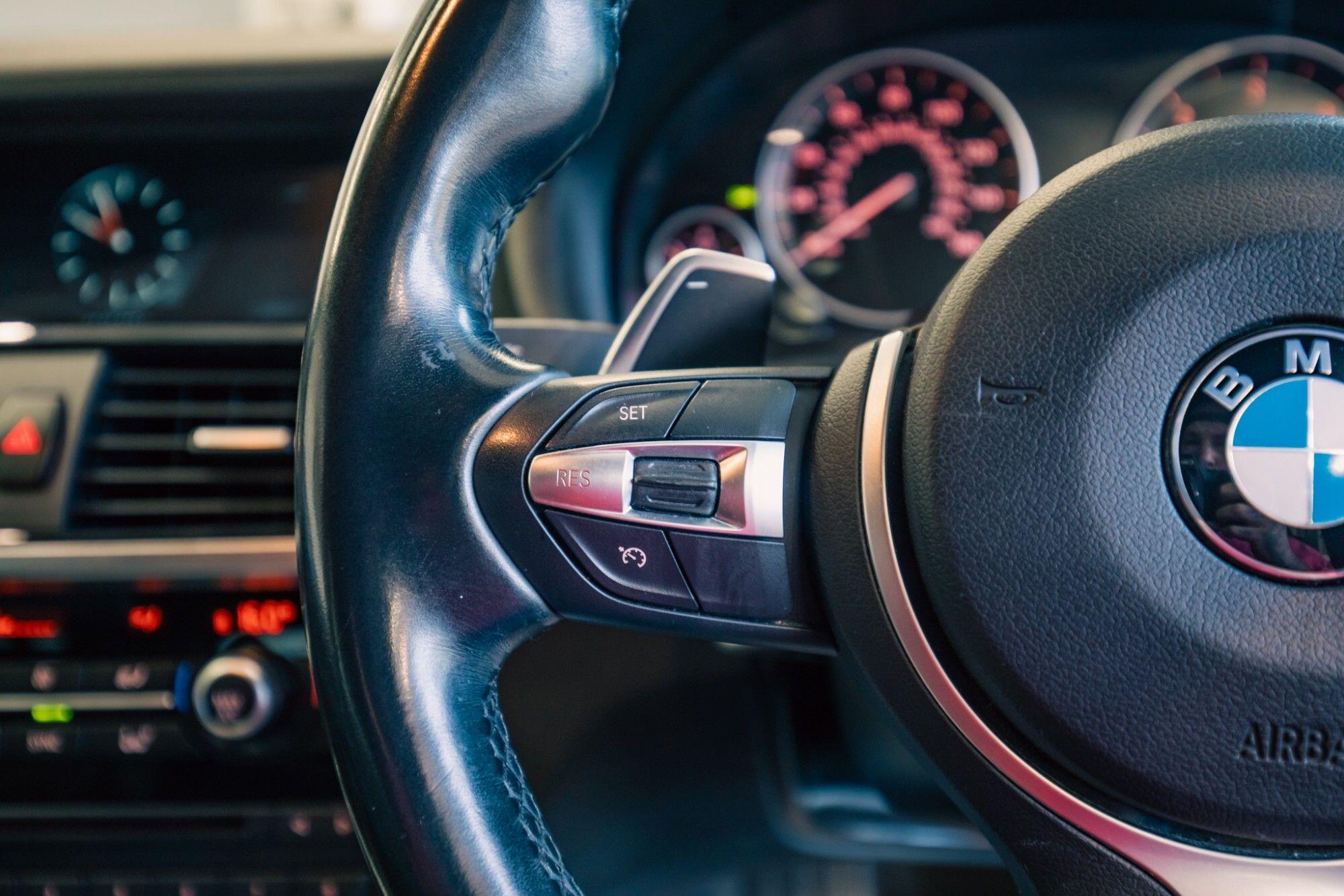 BMW X4 view 12