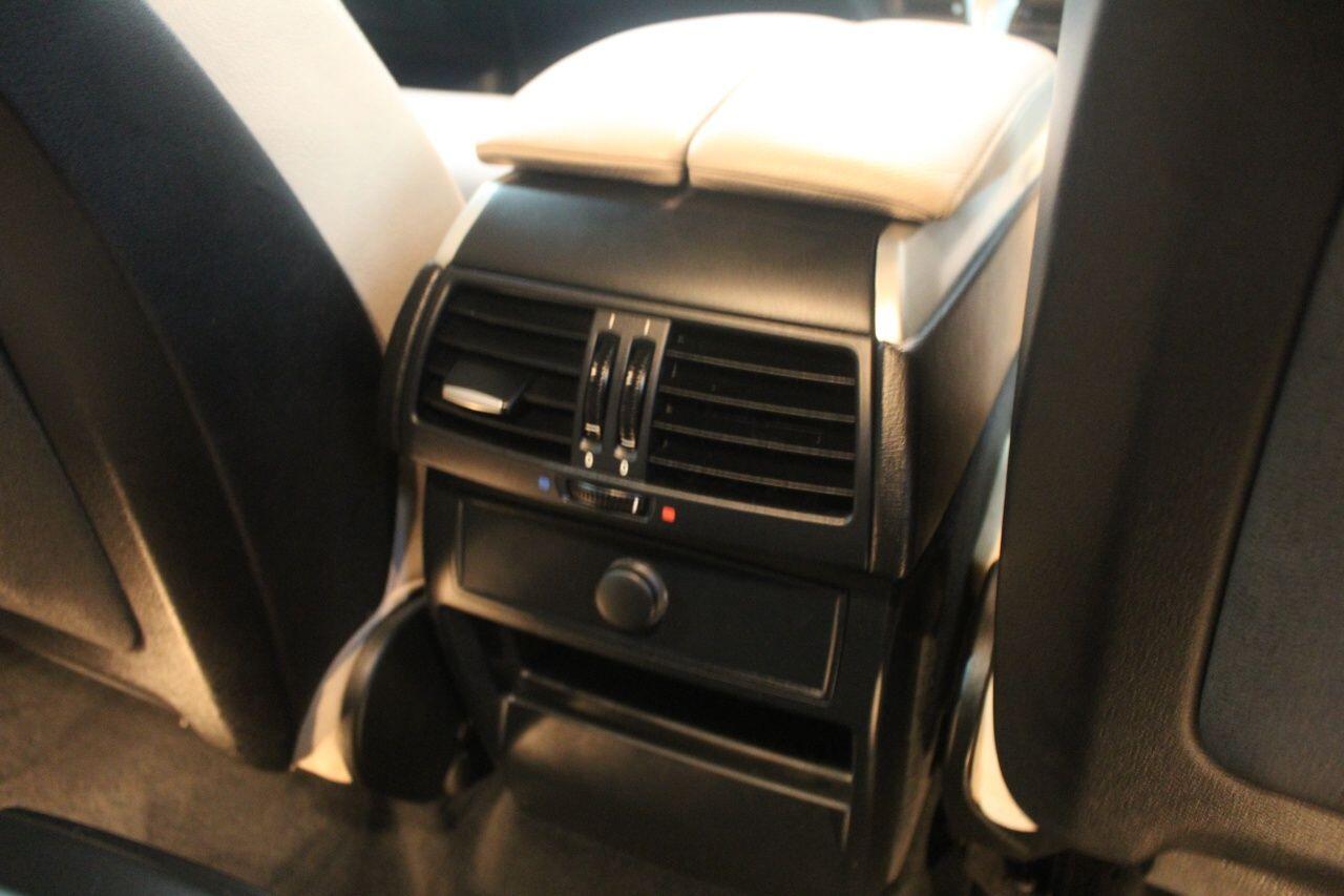 BMW X6 view 56