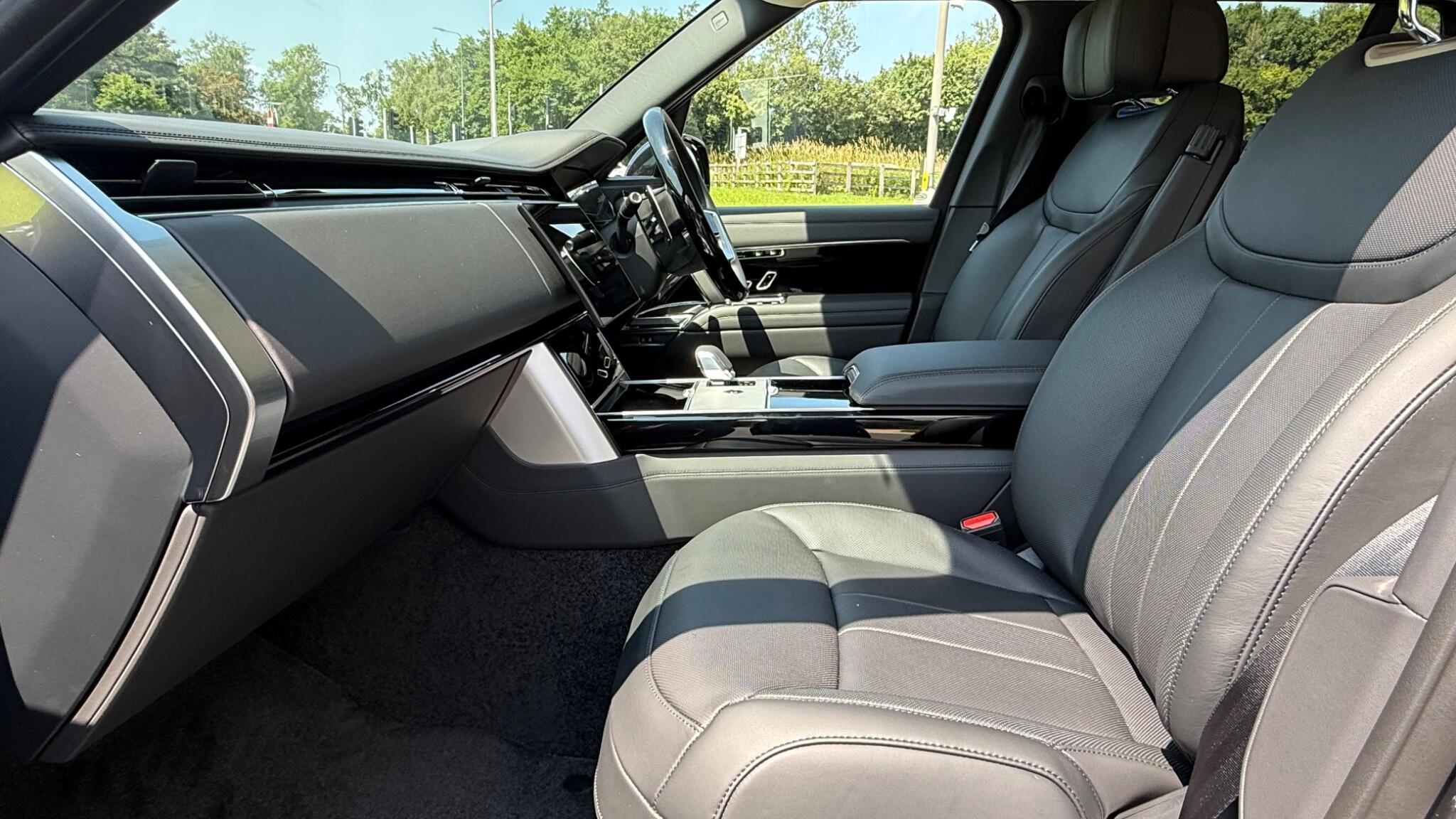 Land Rover Range Rover view 8