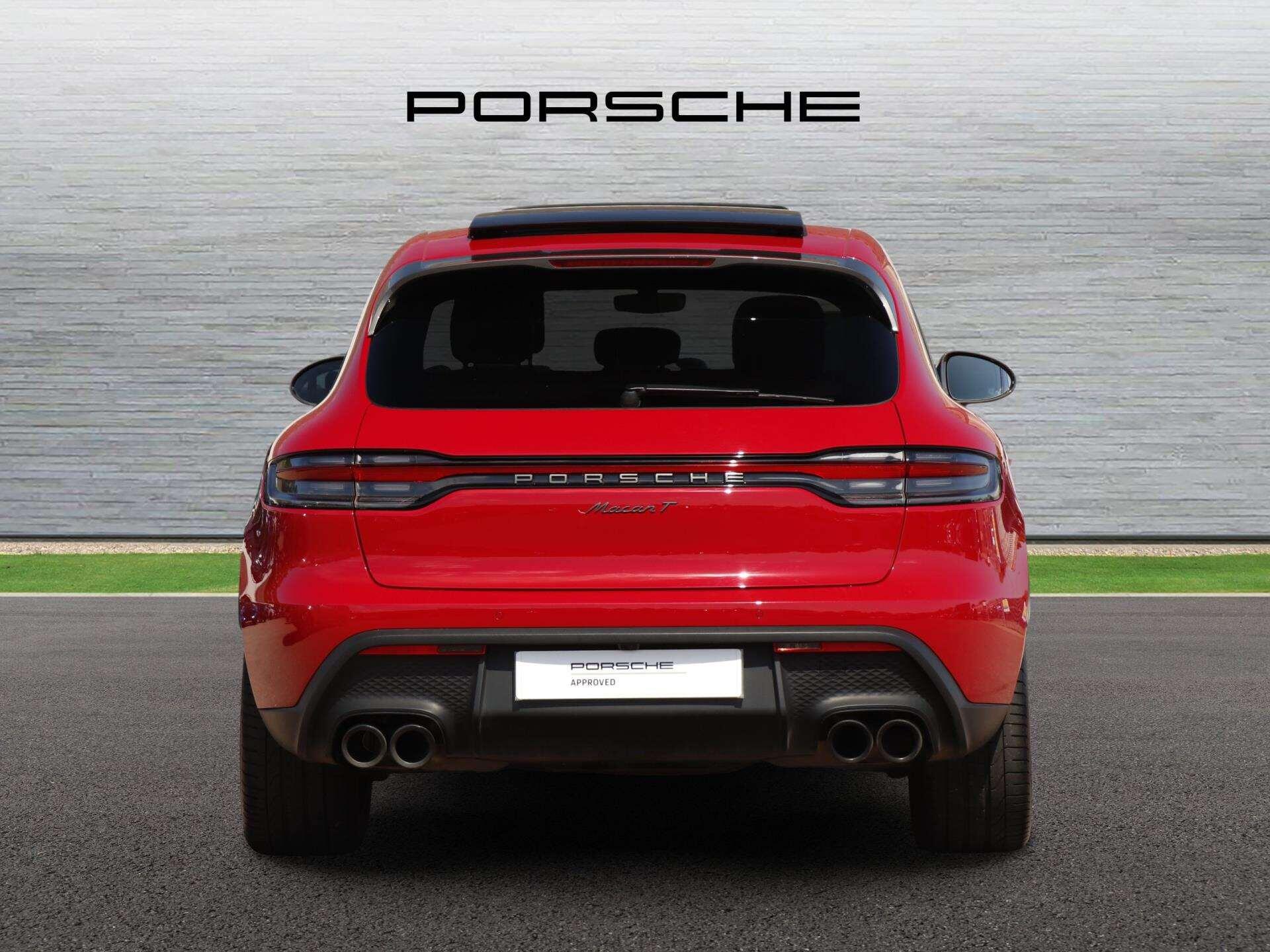 Porsche Macan view 4