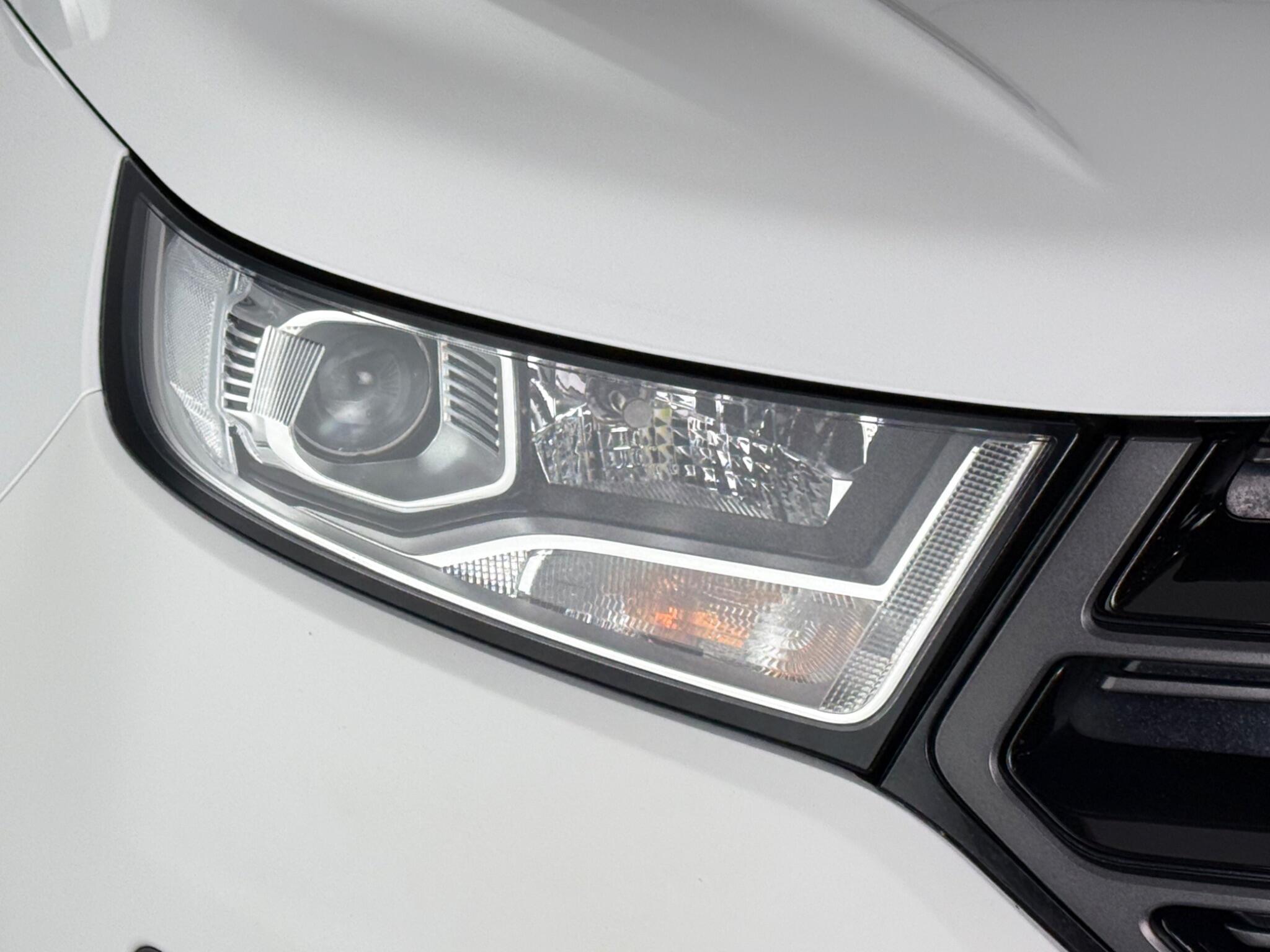 Ford Edge view 11