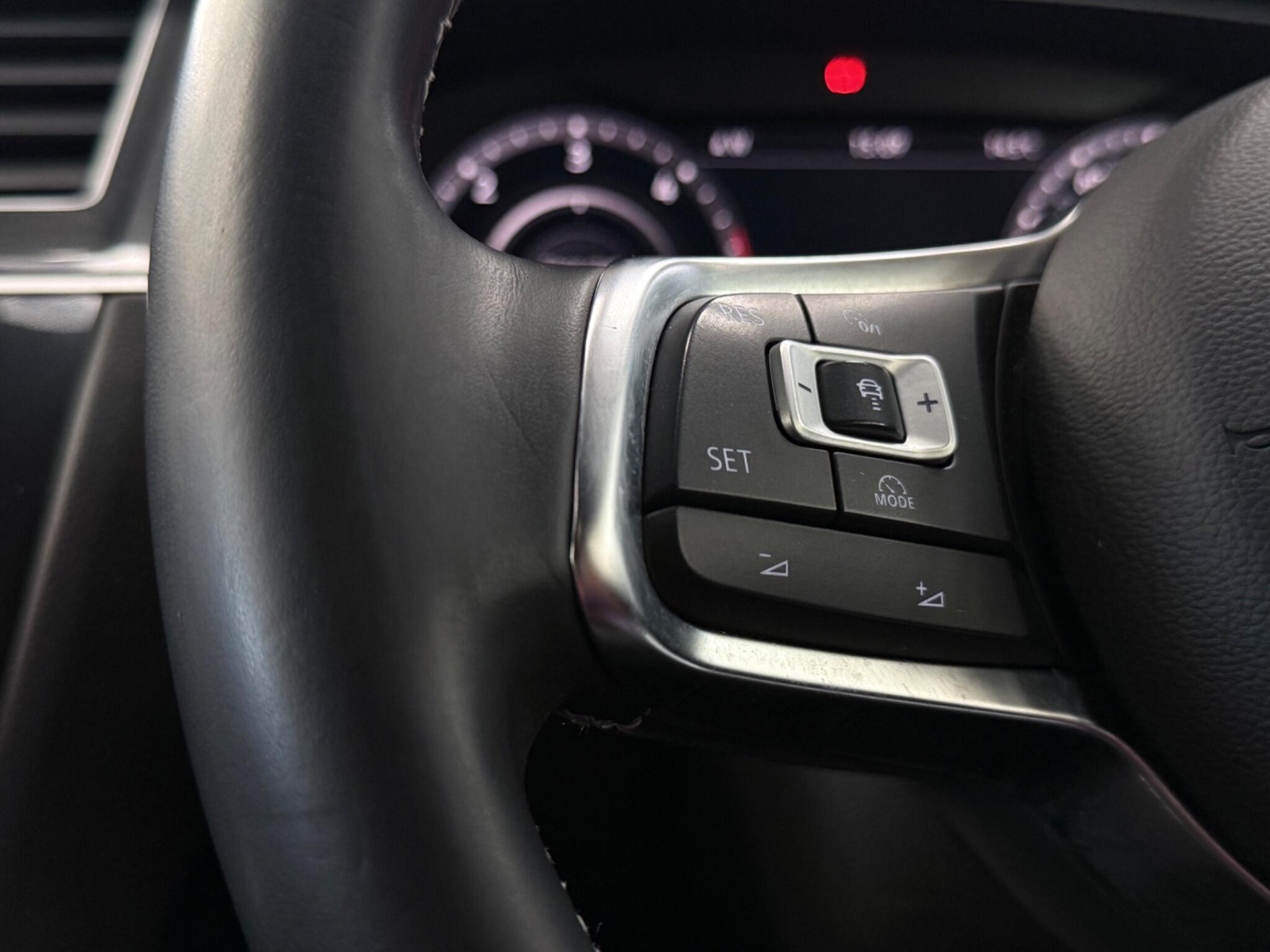 Volkswagen Tiguan view 15