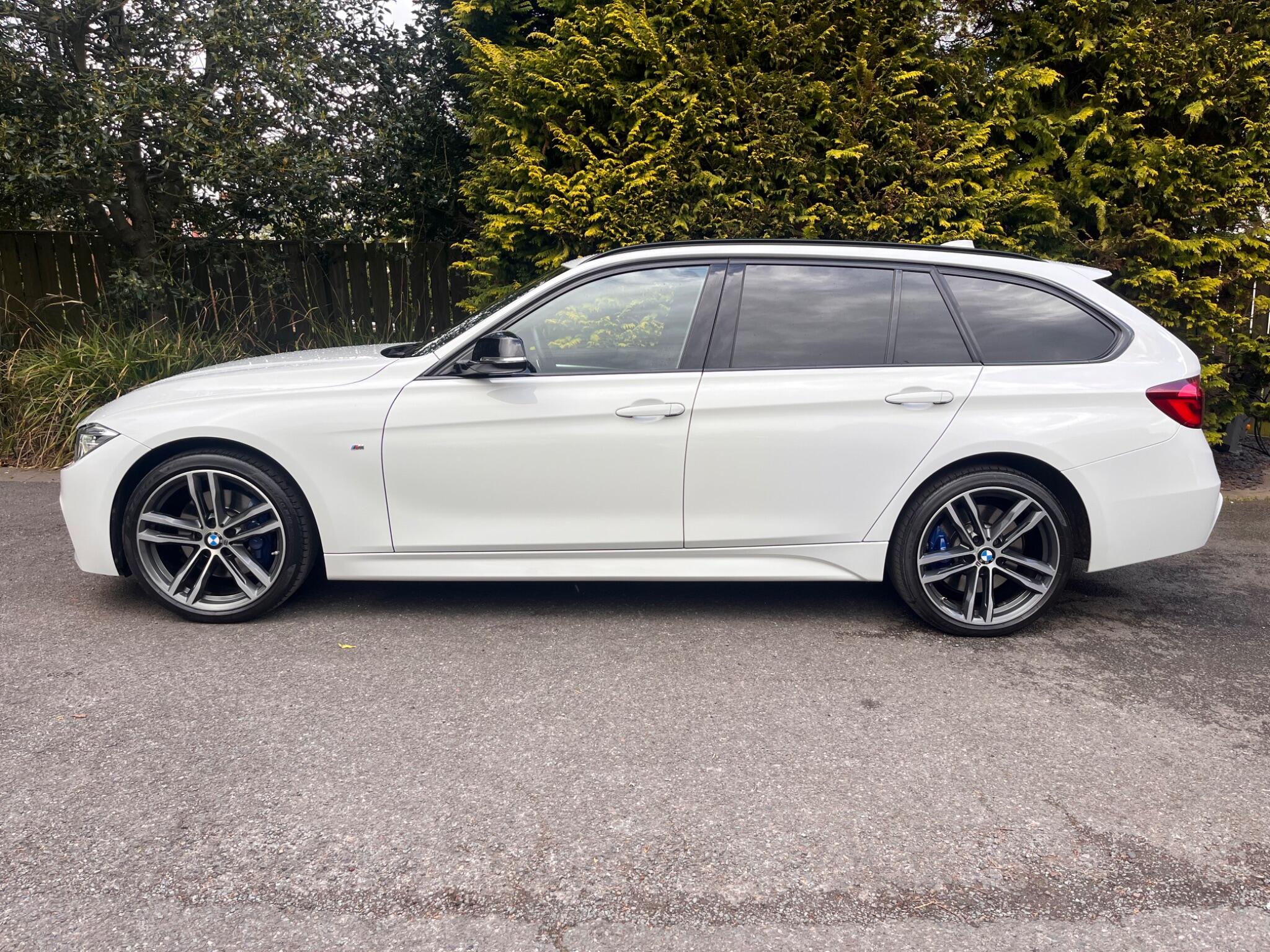 BMW 3 Series view 8