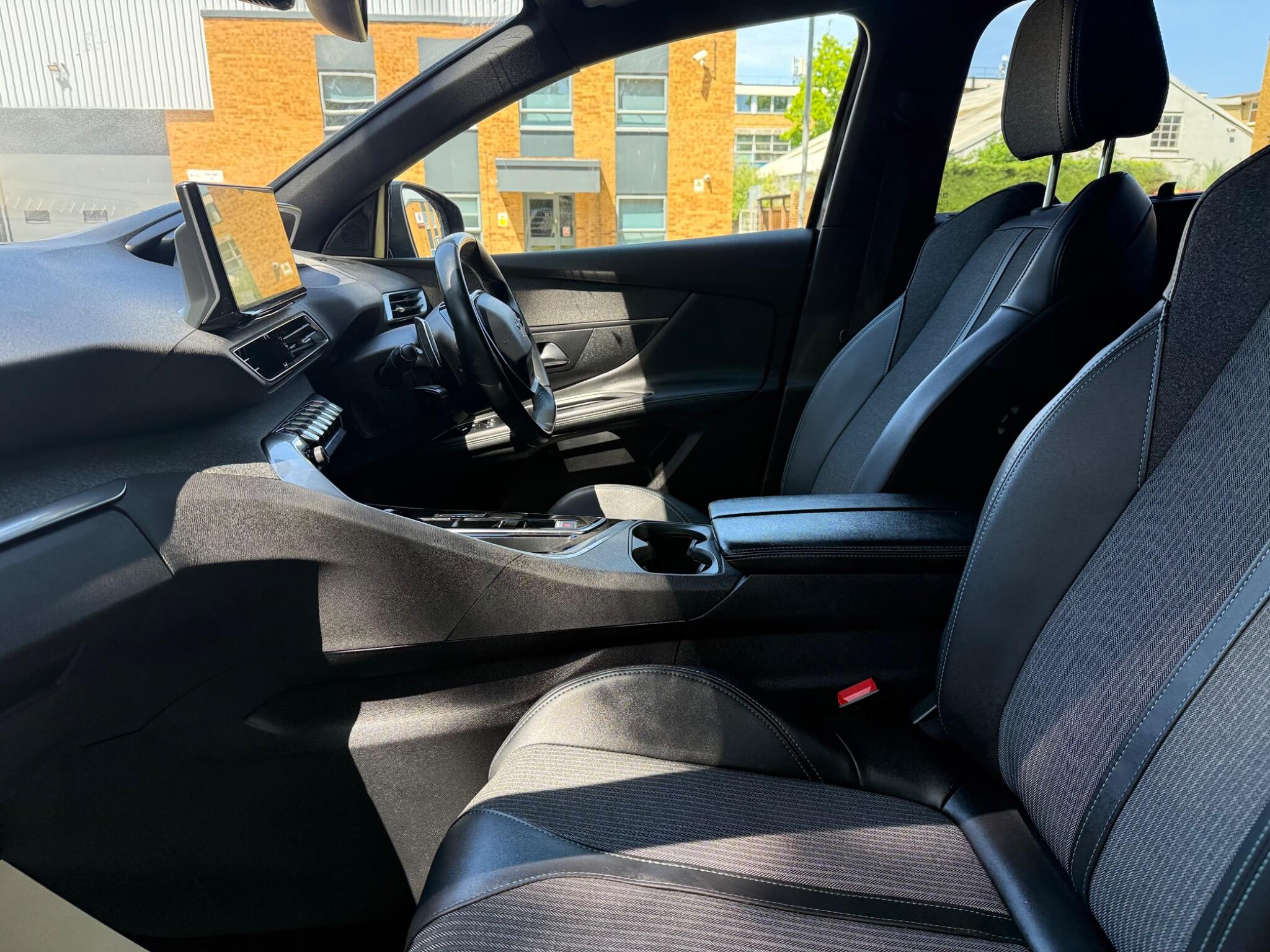 Peugeot 5008 view 26
