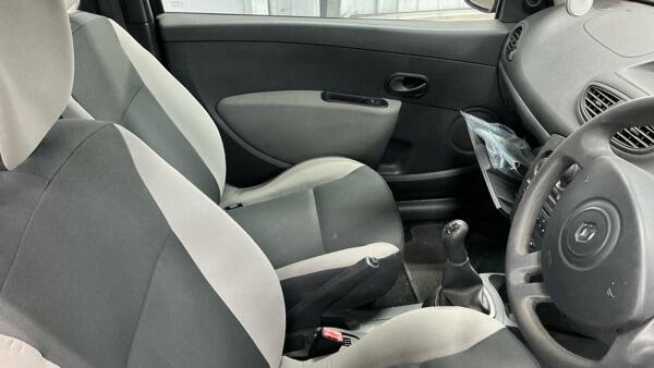 Renault Clio view 13