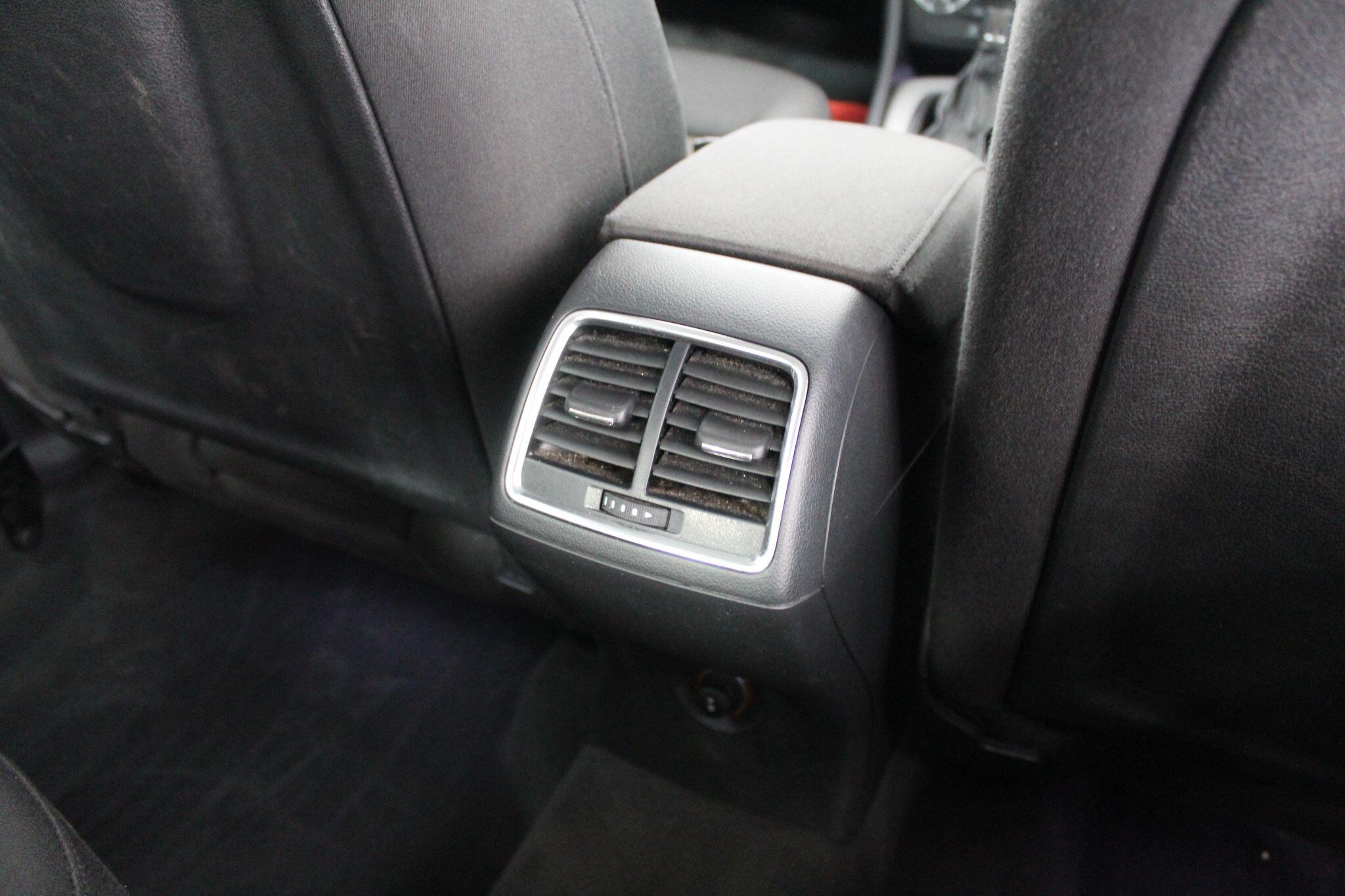 Audi Q3 view 50
