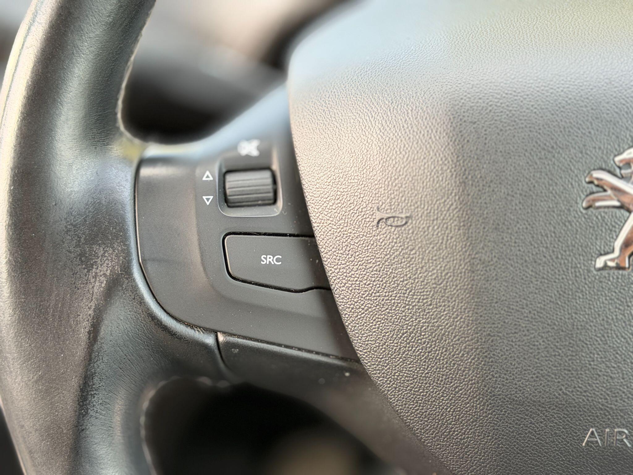 Peugeot 2008 view 38