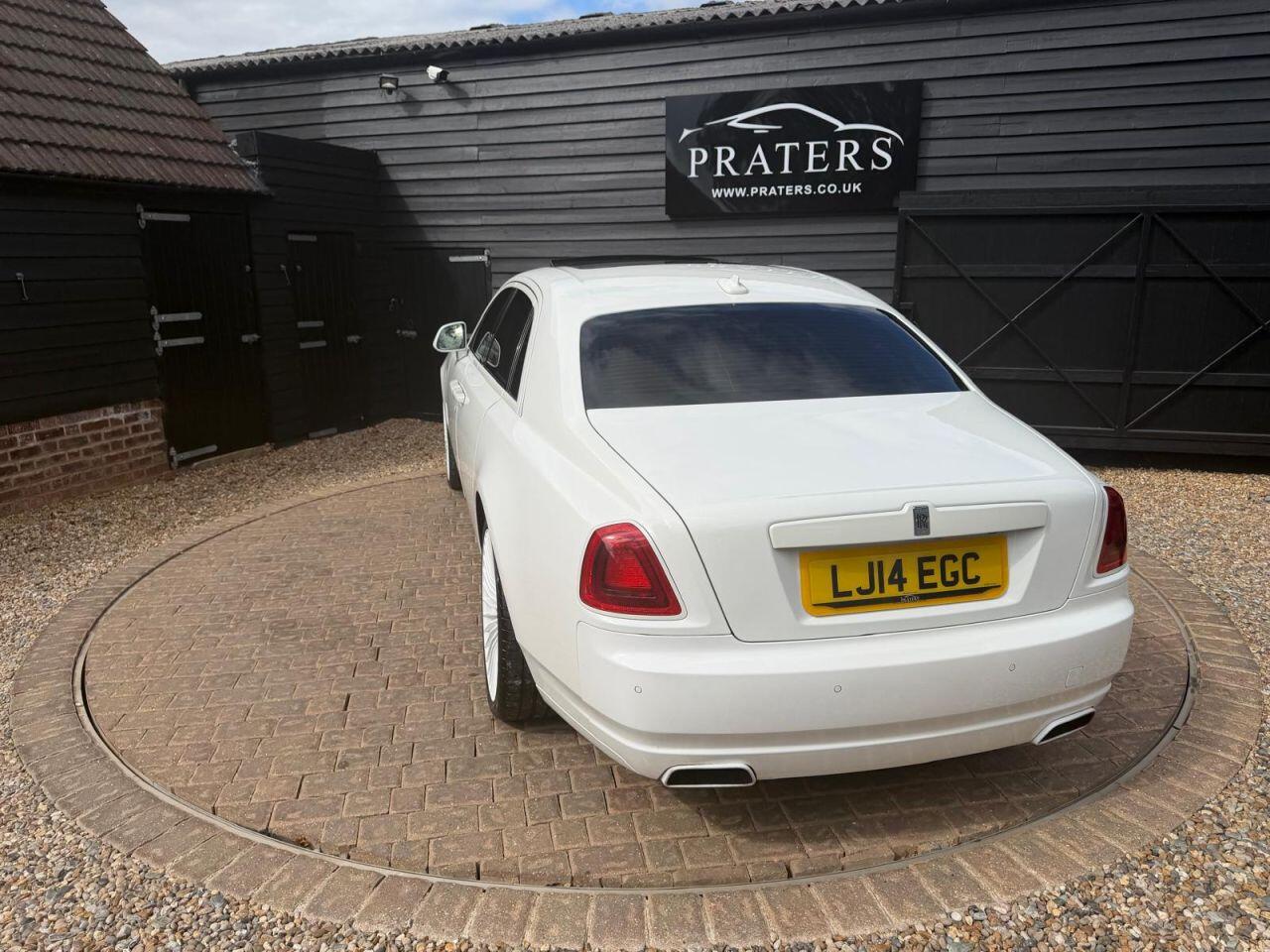 Rolls-Royce Ghost view 48
