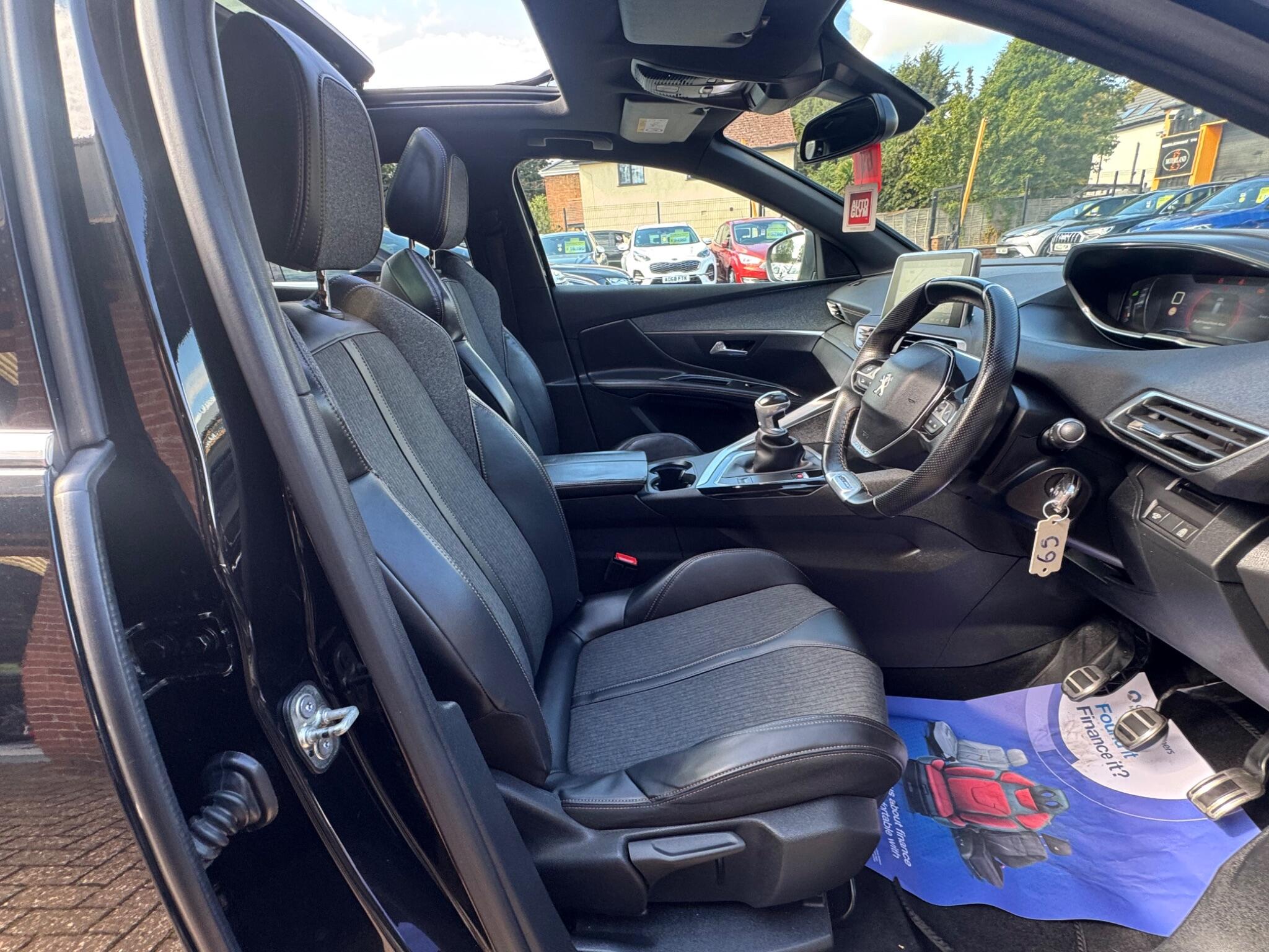 Peugeot 3008 view 14