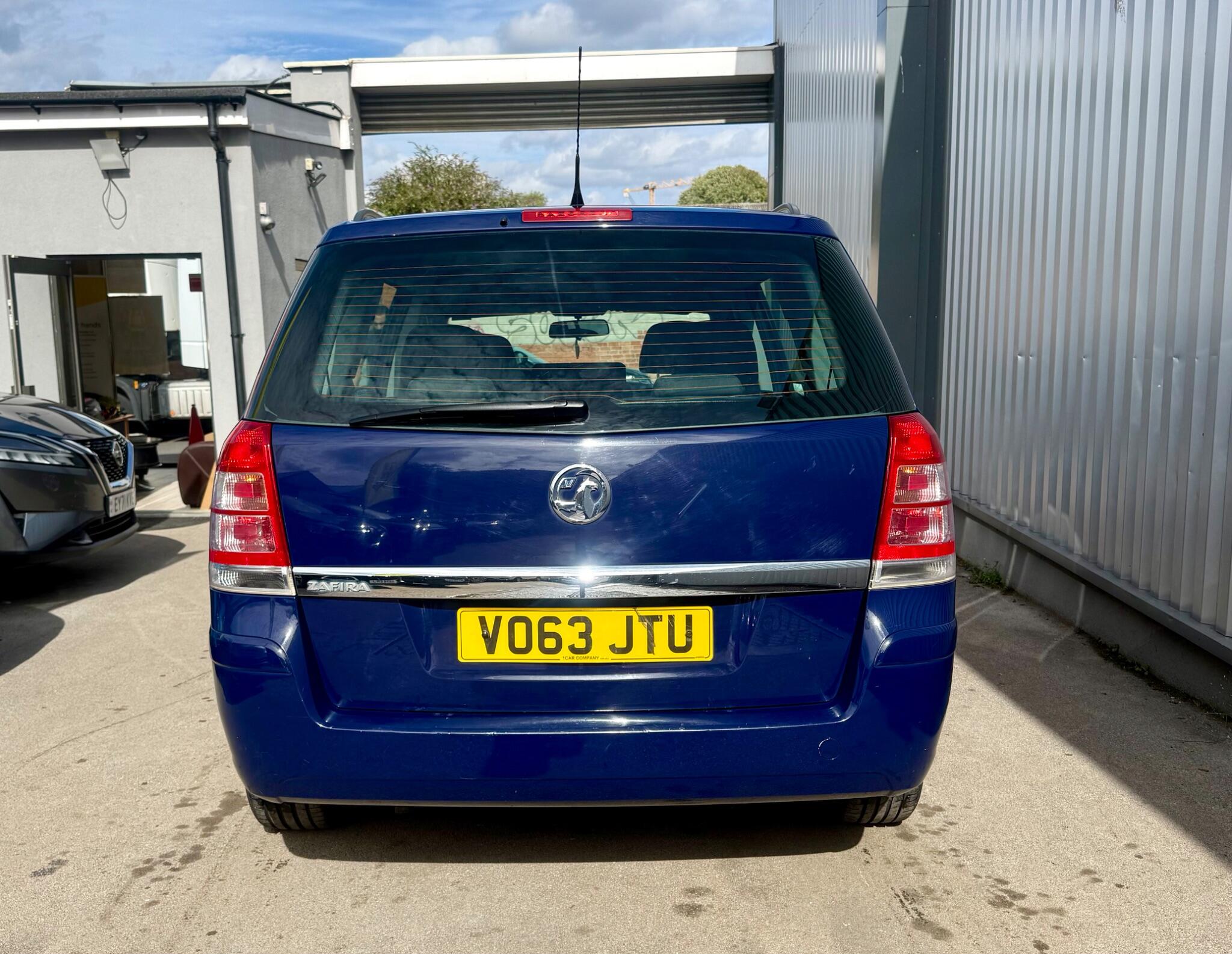 Vauxhall Zafira view 7