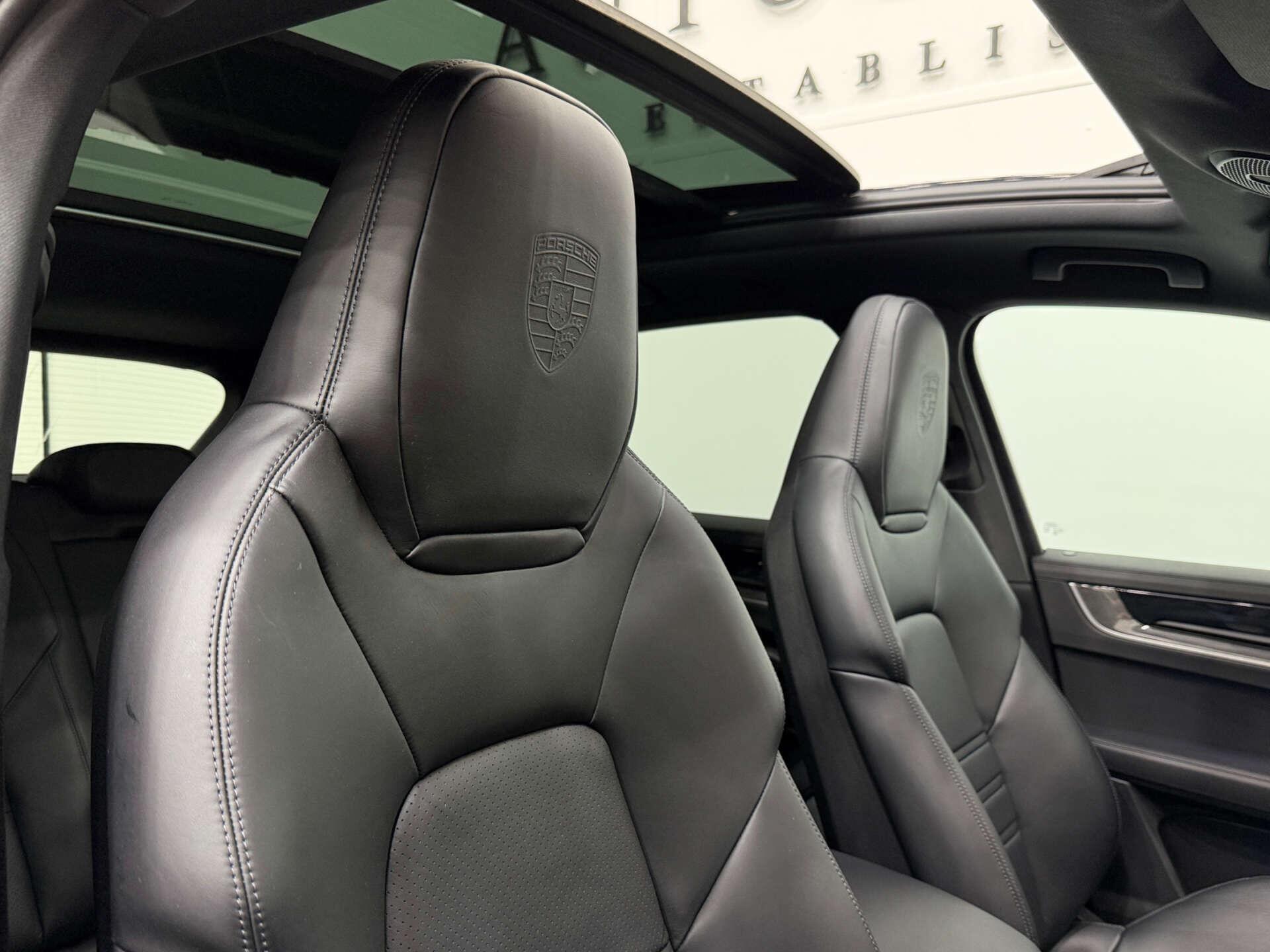 Porsche Cayenne view 43