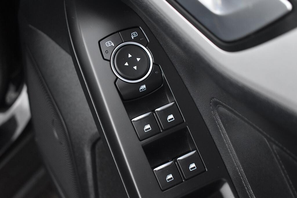 Ford Focus view 49