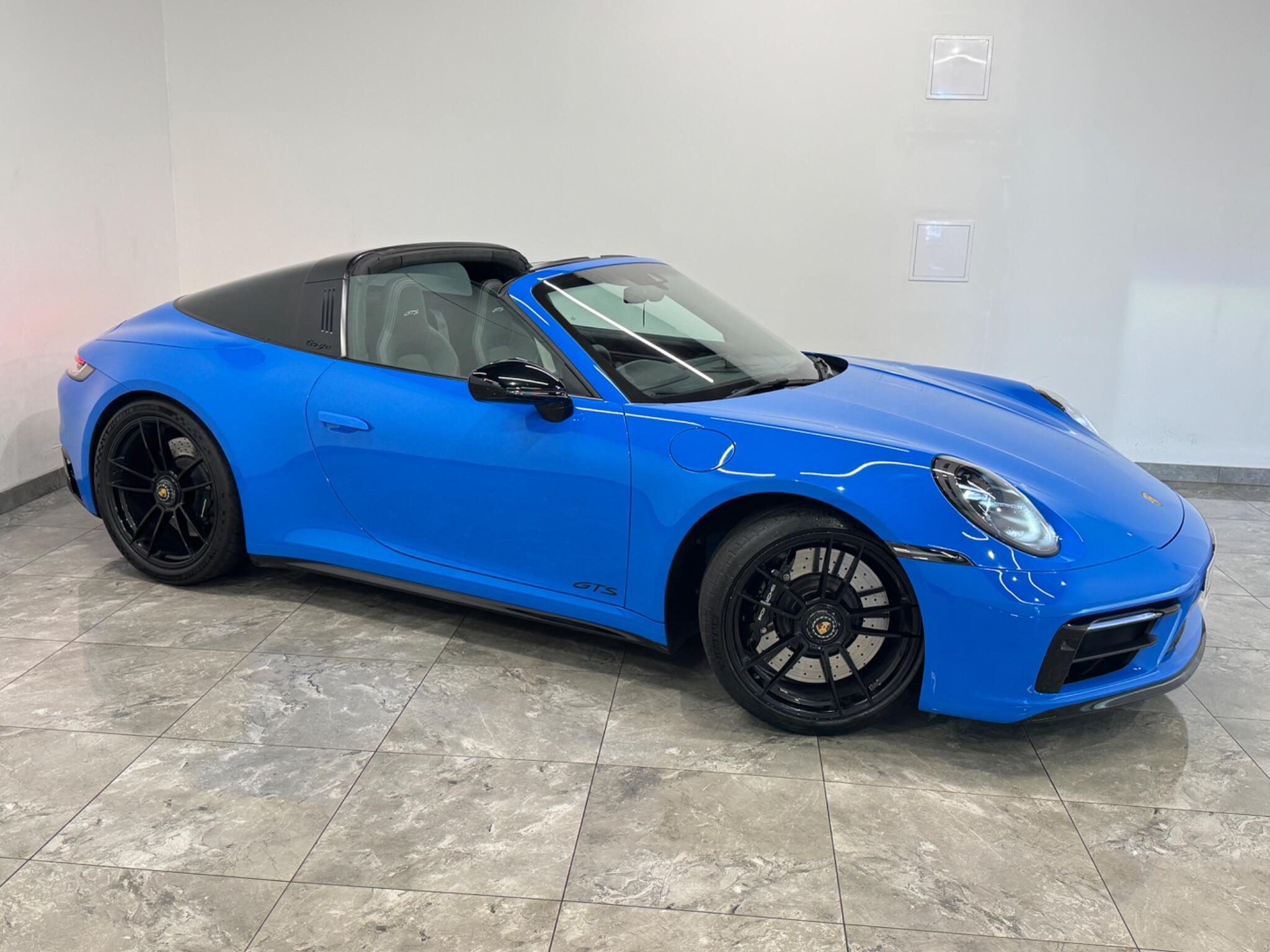 Porsche 911 view 2