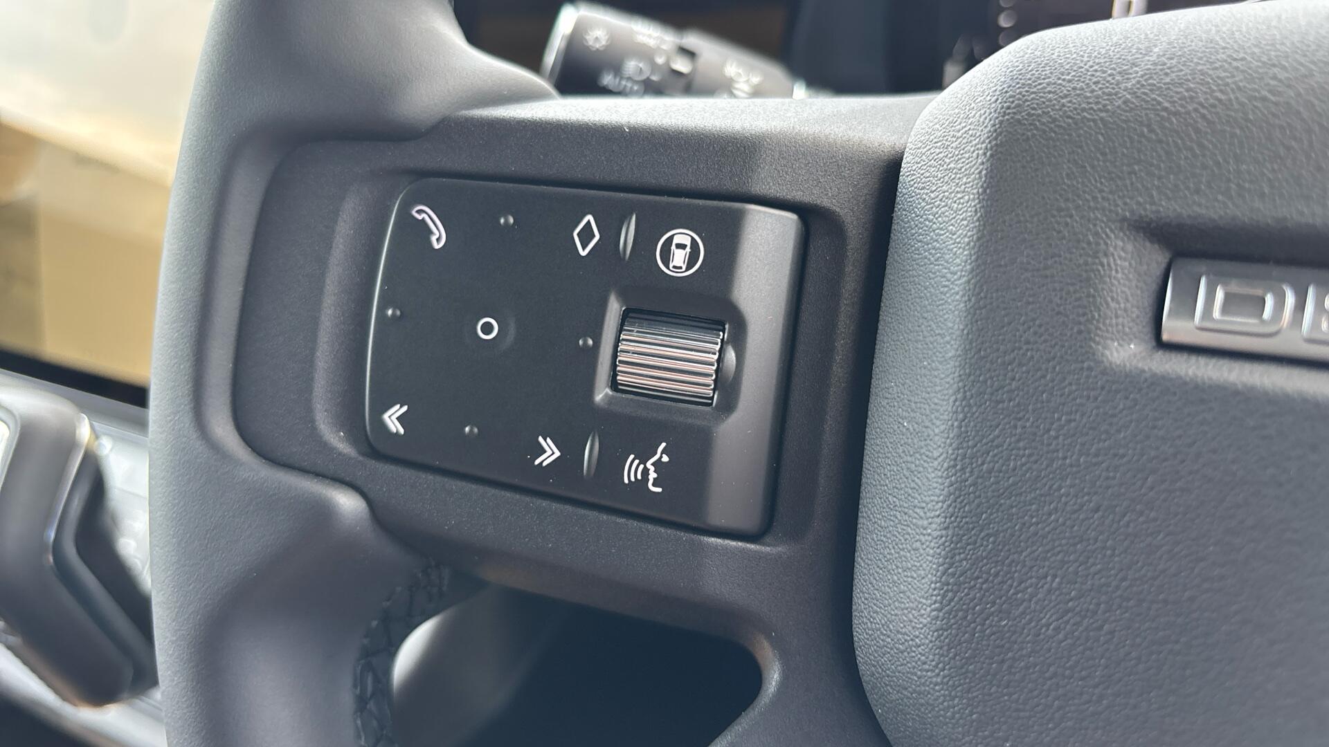 Land Rover Defender view 52