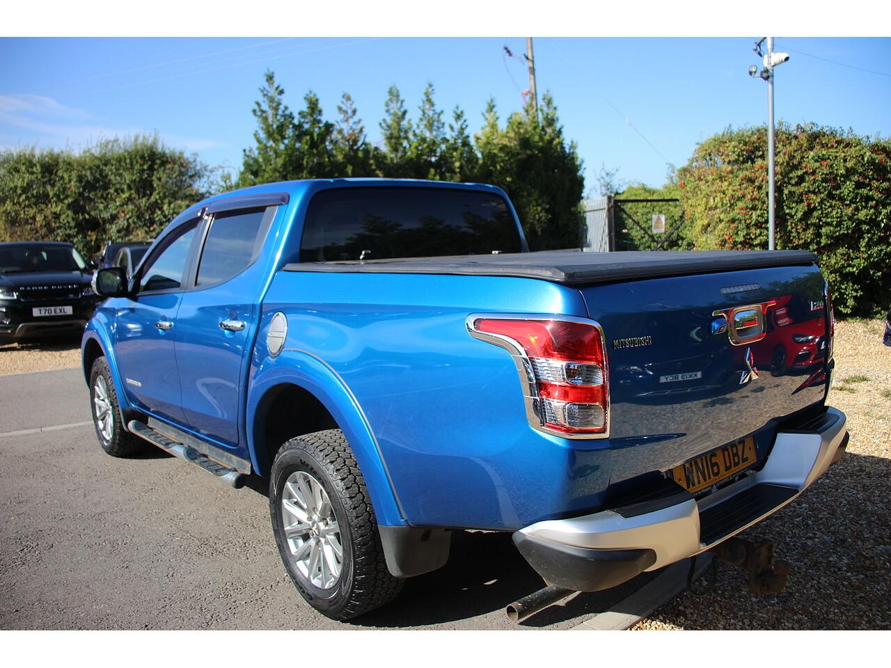 Mitsubishi L200 view 6