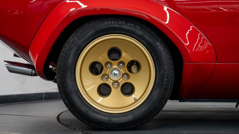 Lamborghini Countach view 20