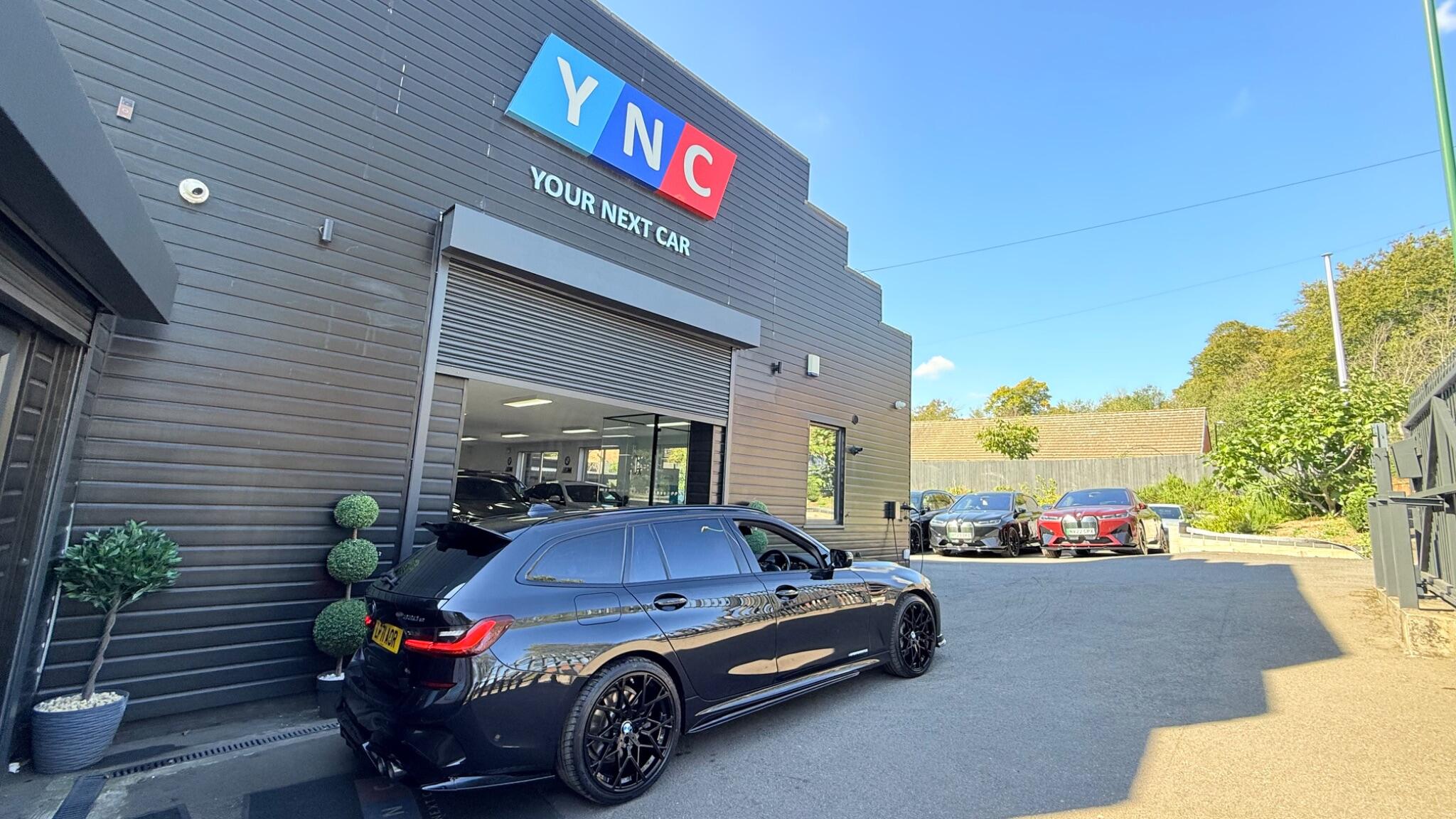 BMW 3 Series view 6