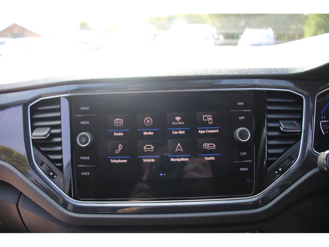 Volkswagen T-Roc view 22