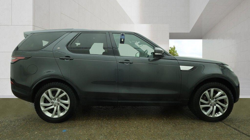 Land Rover Discovery 3 view 5