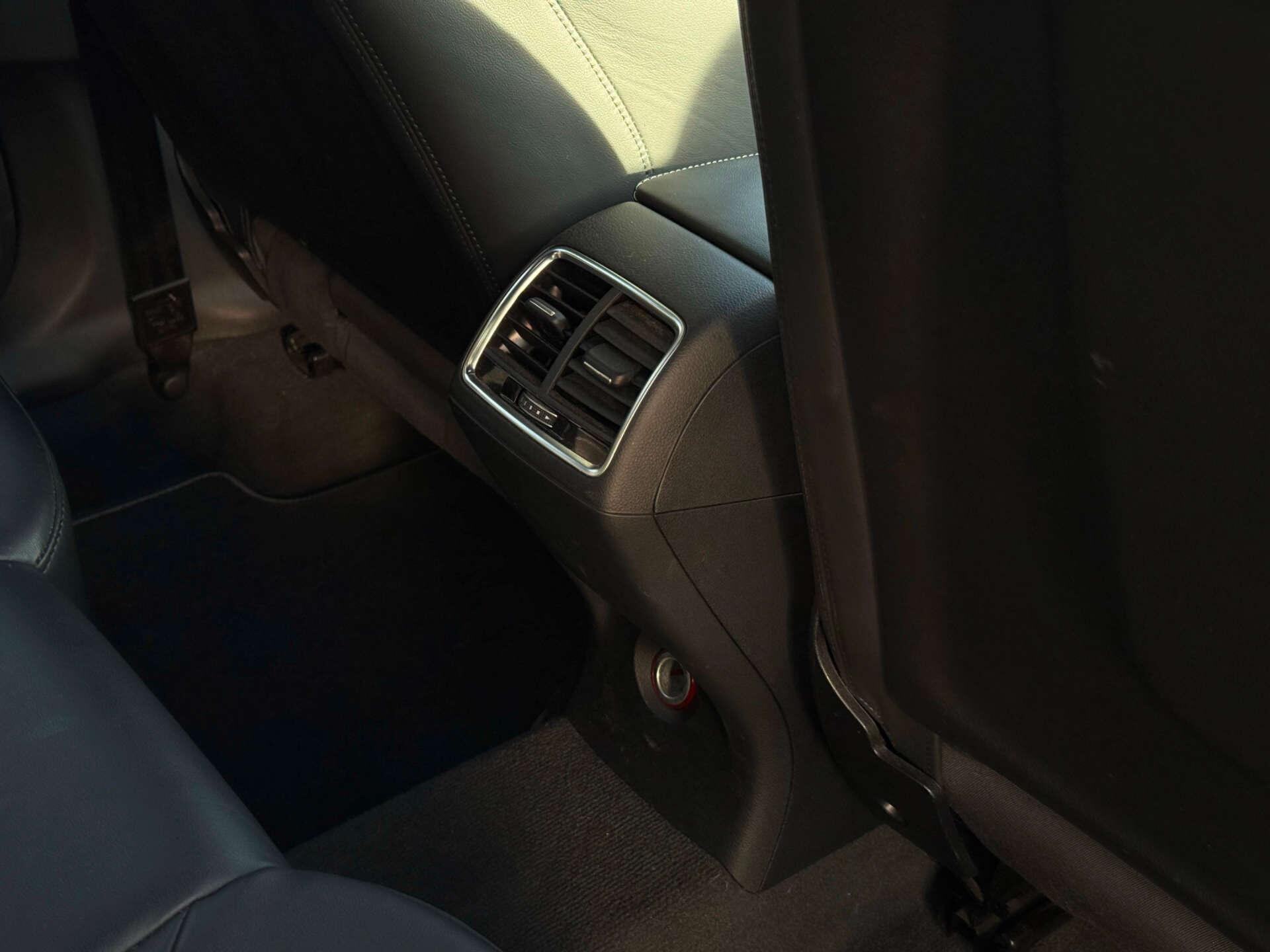 Audi Q3 view 30