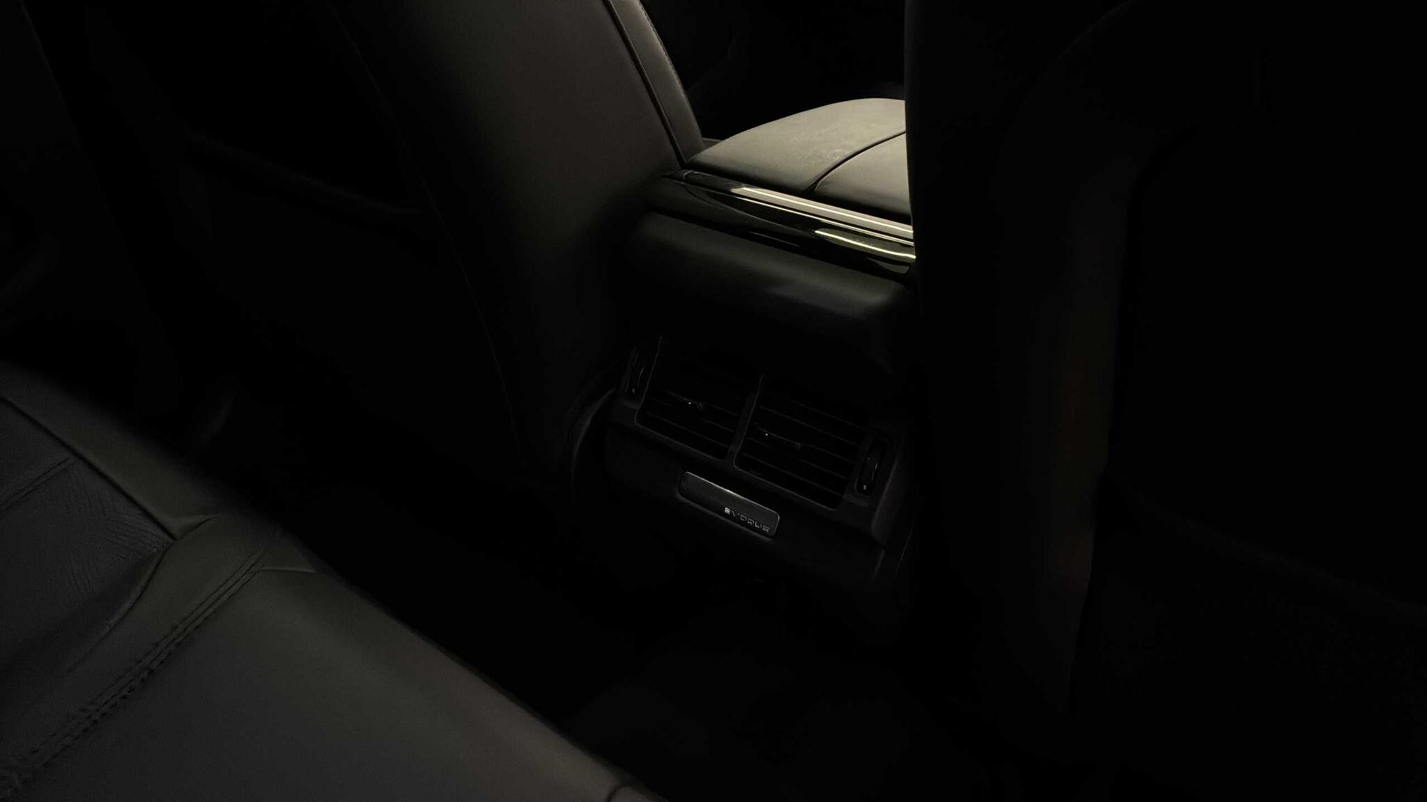 Land Rover Range Rover Evoque view 18
