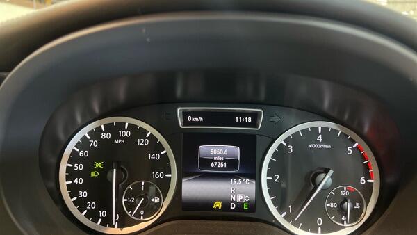Infiniti Q30 view 12