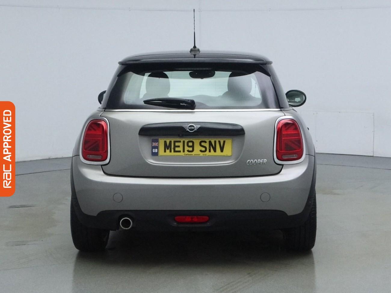 Mini Hatch view 8