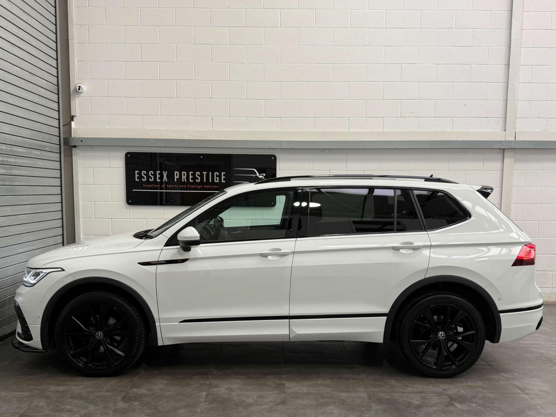 Volkswagen Tiguan Allspace view 4