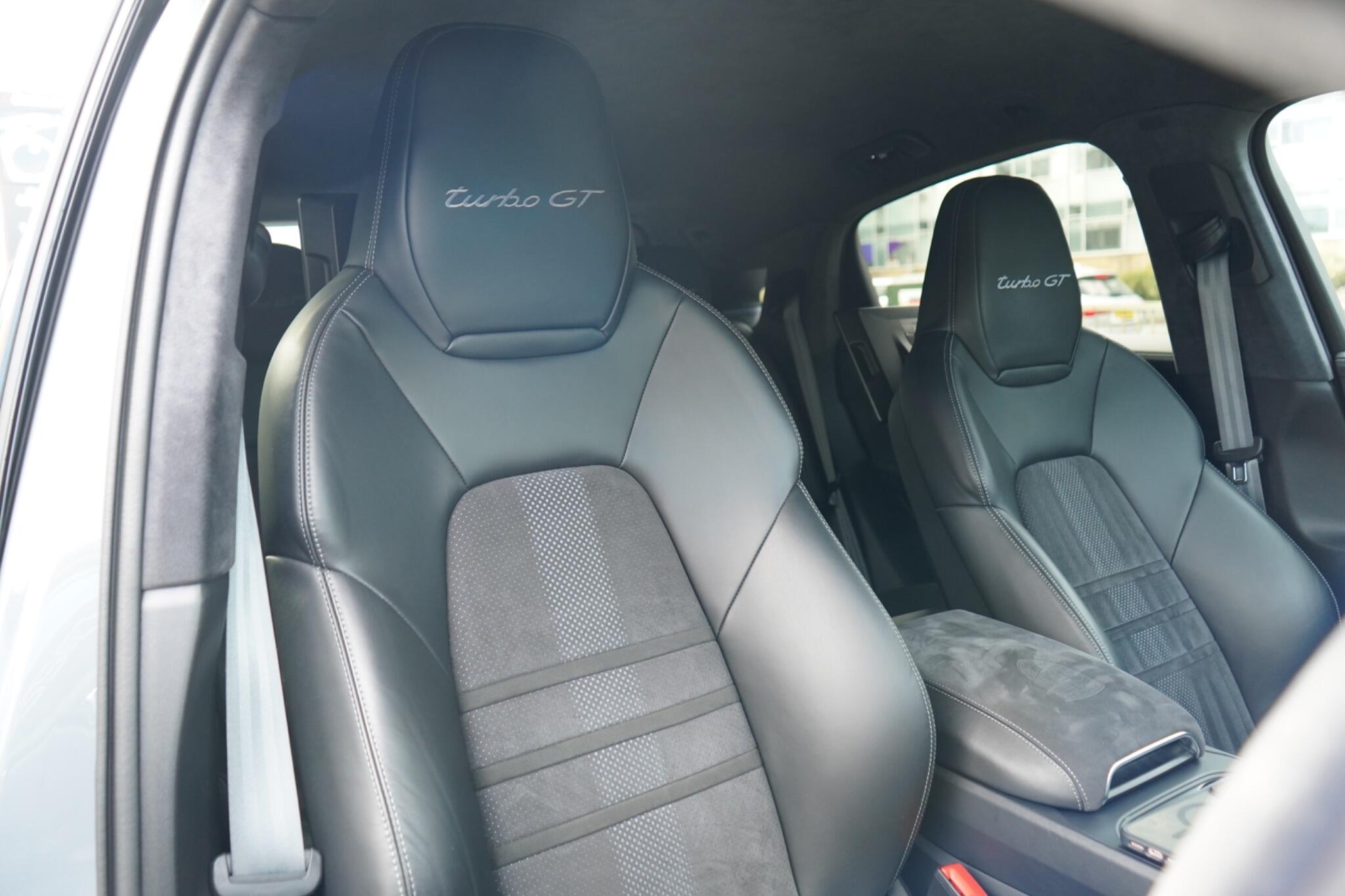 Porsche Cayenne view 27