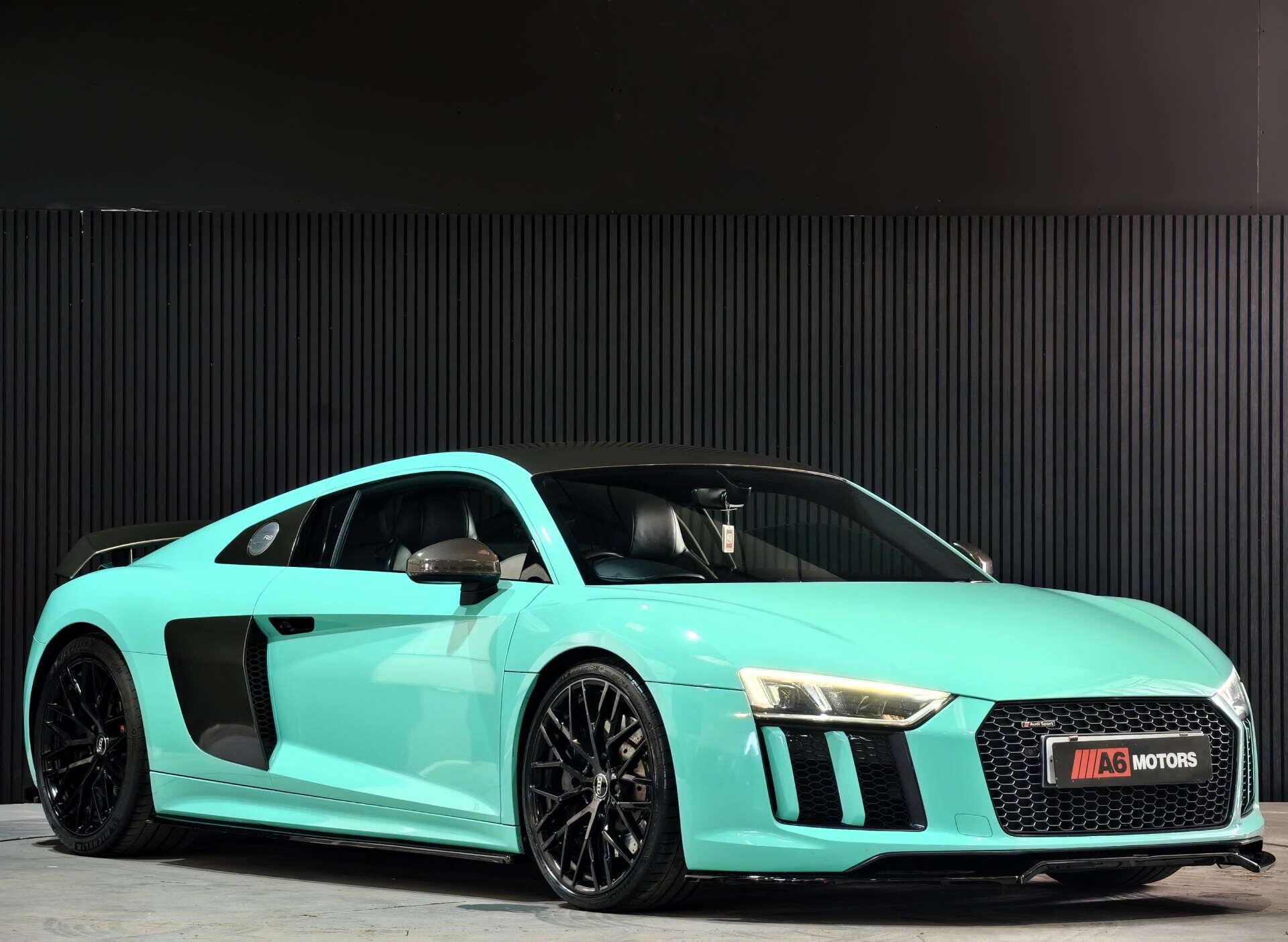 Audi R8 view 2