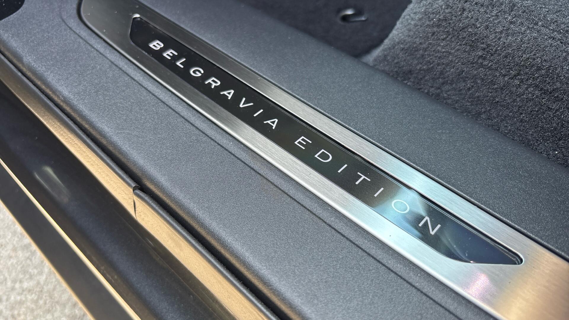 Land Rover Range Rover Velar view 42