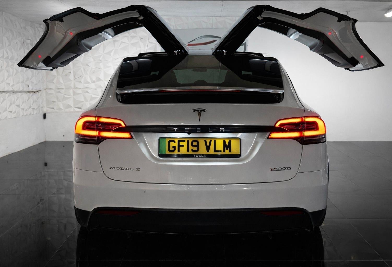 Tesla Model X view 11