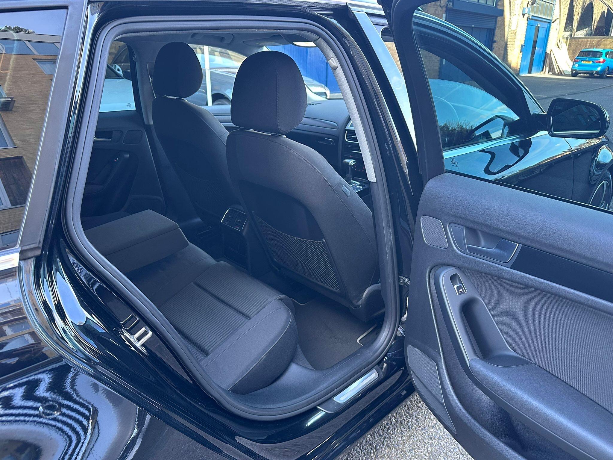 Audi A4 Avant view 22