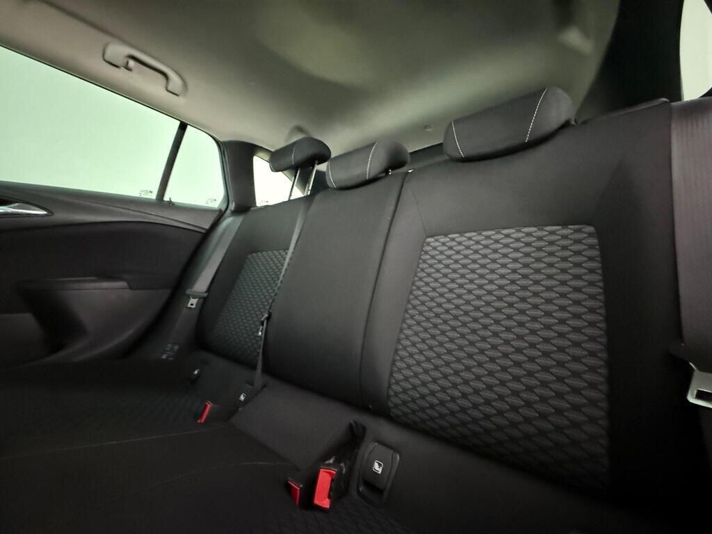 Vauxhall Astra view 25
