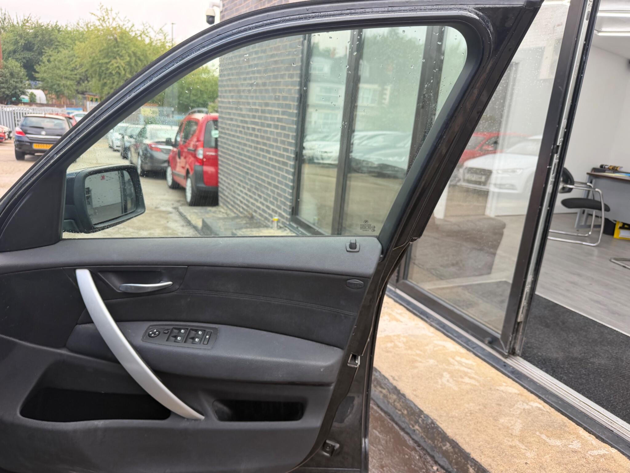 BMW X3 view 9