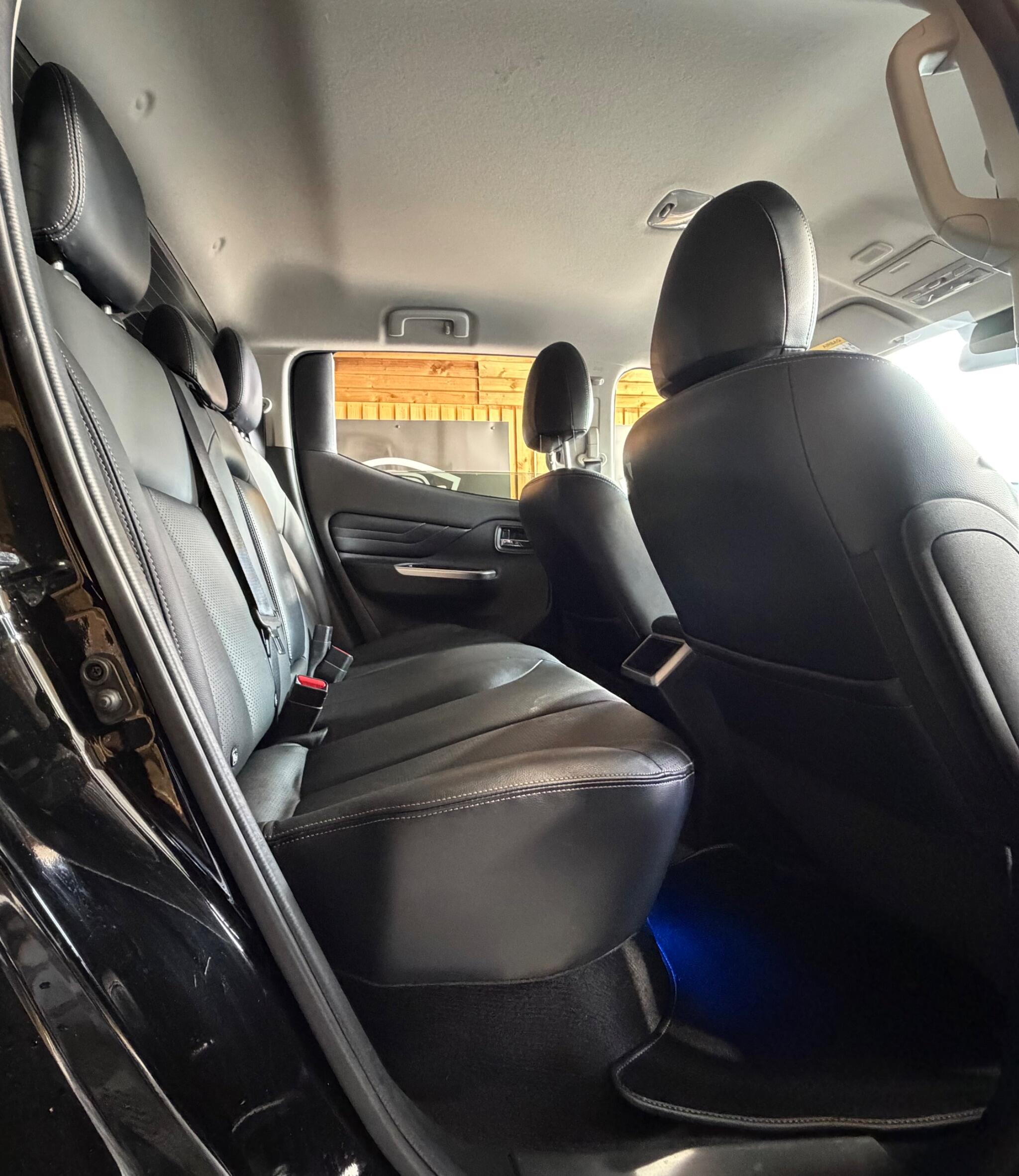 Mitsubishi L200 view 35