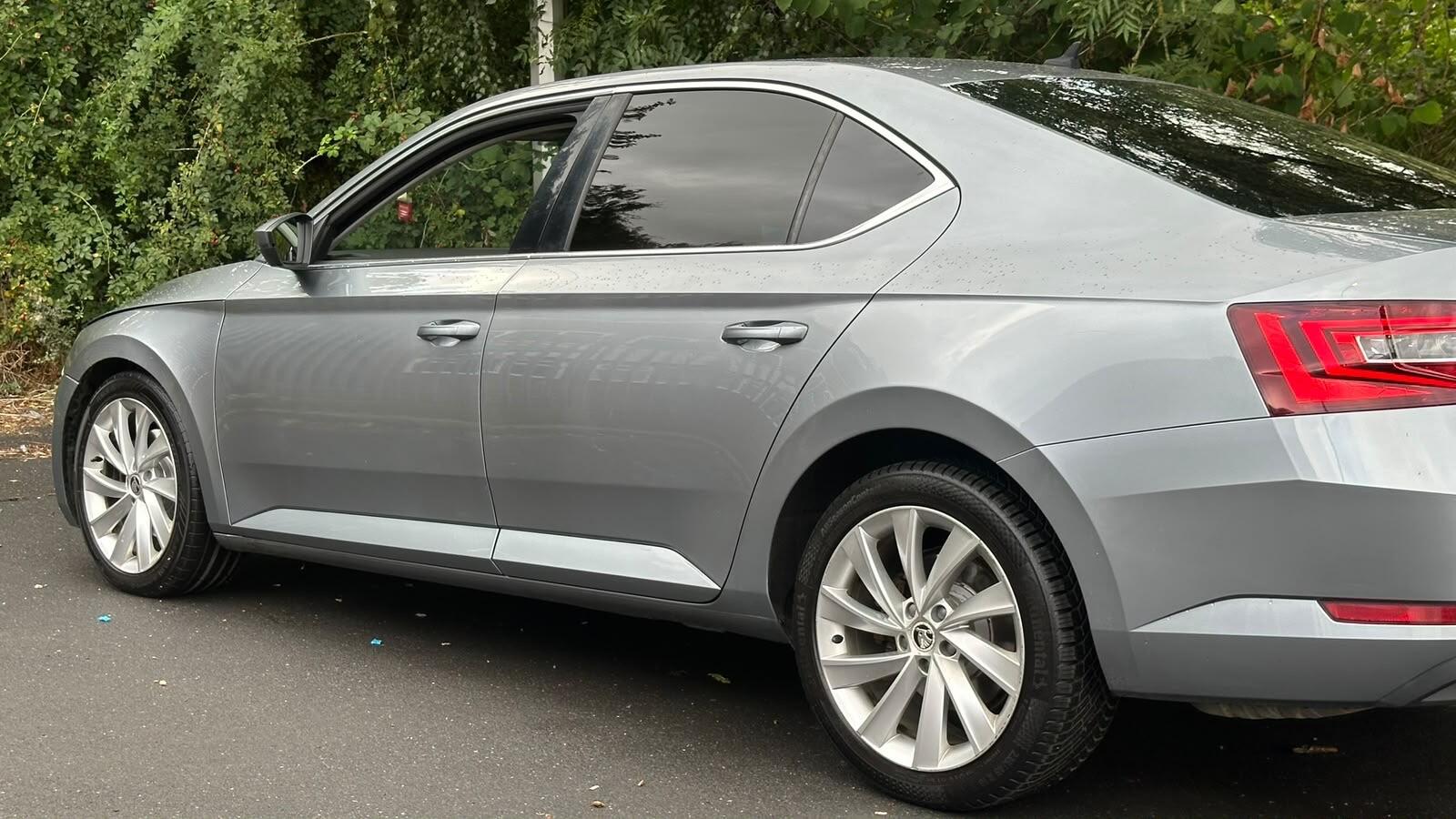 Skoda Superb view 4