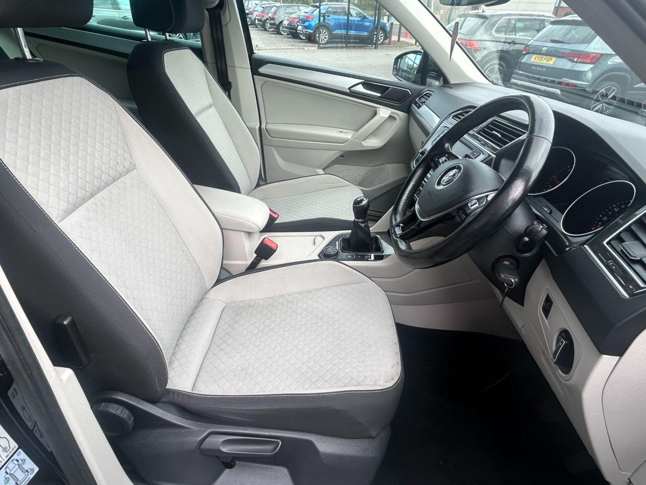 Volkswagen Tiguan view 11