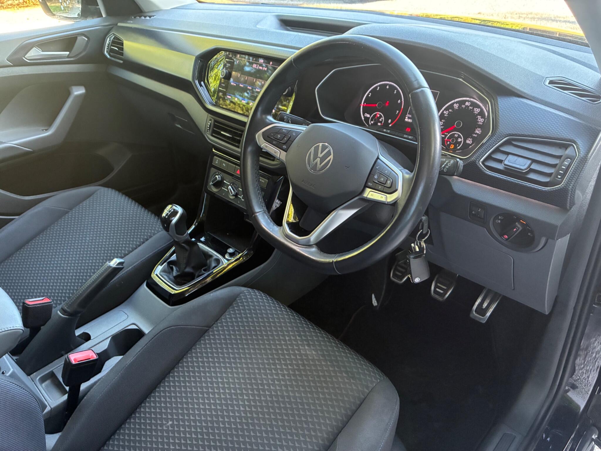 Volkswagen T-Cross view 19