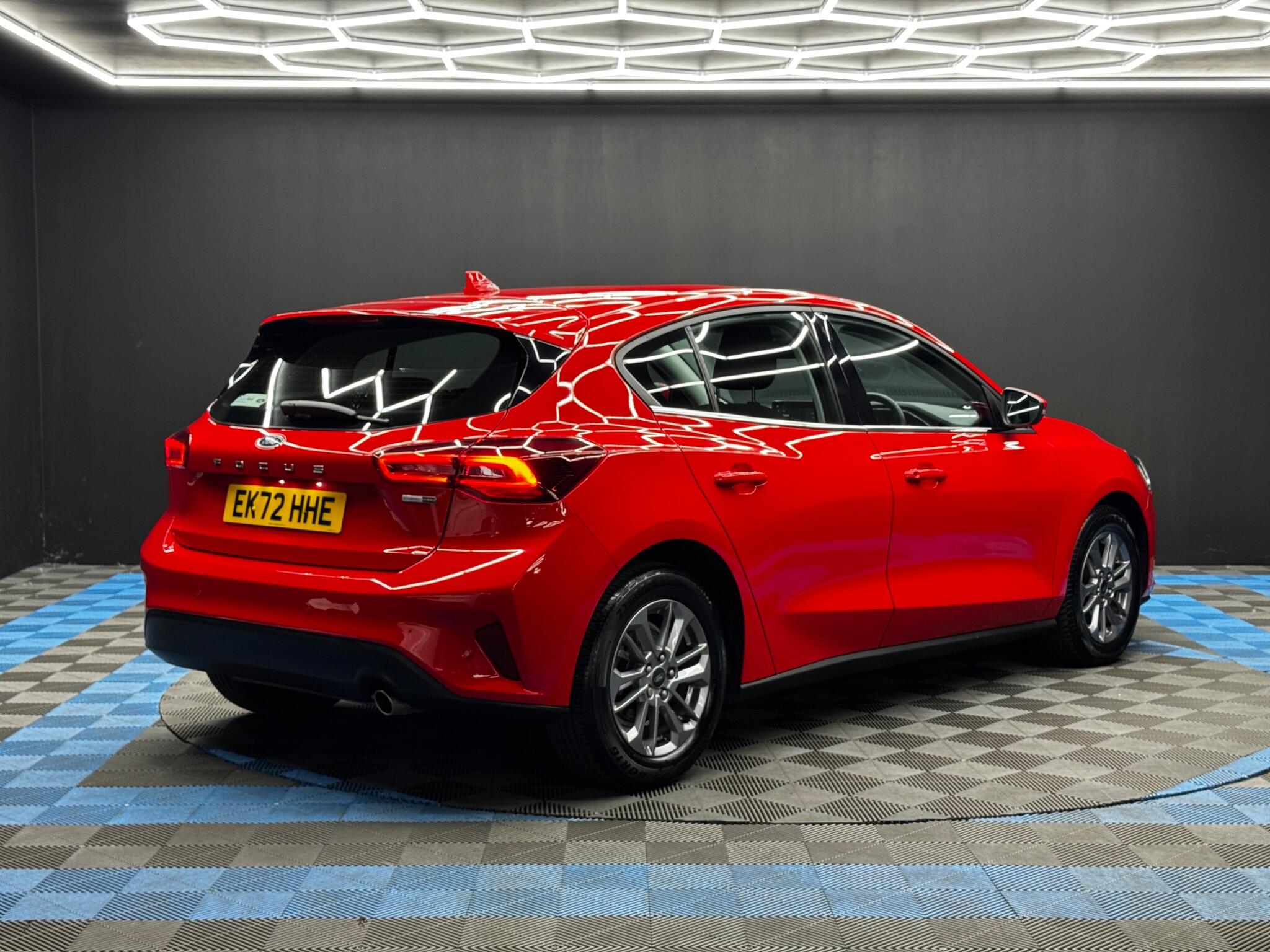 Ford Focus view 5