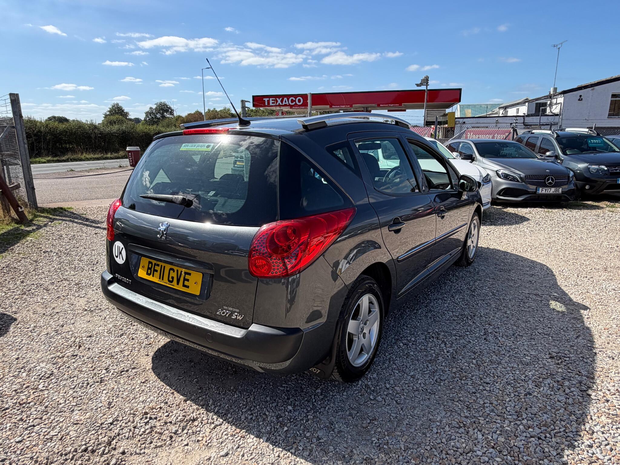 Peugeot 207 view 2