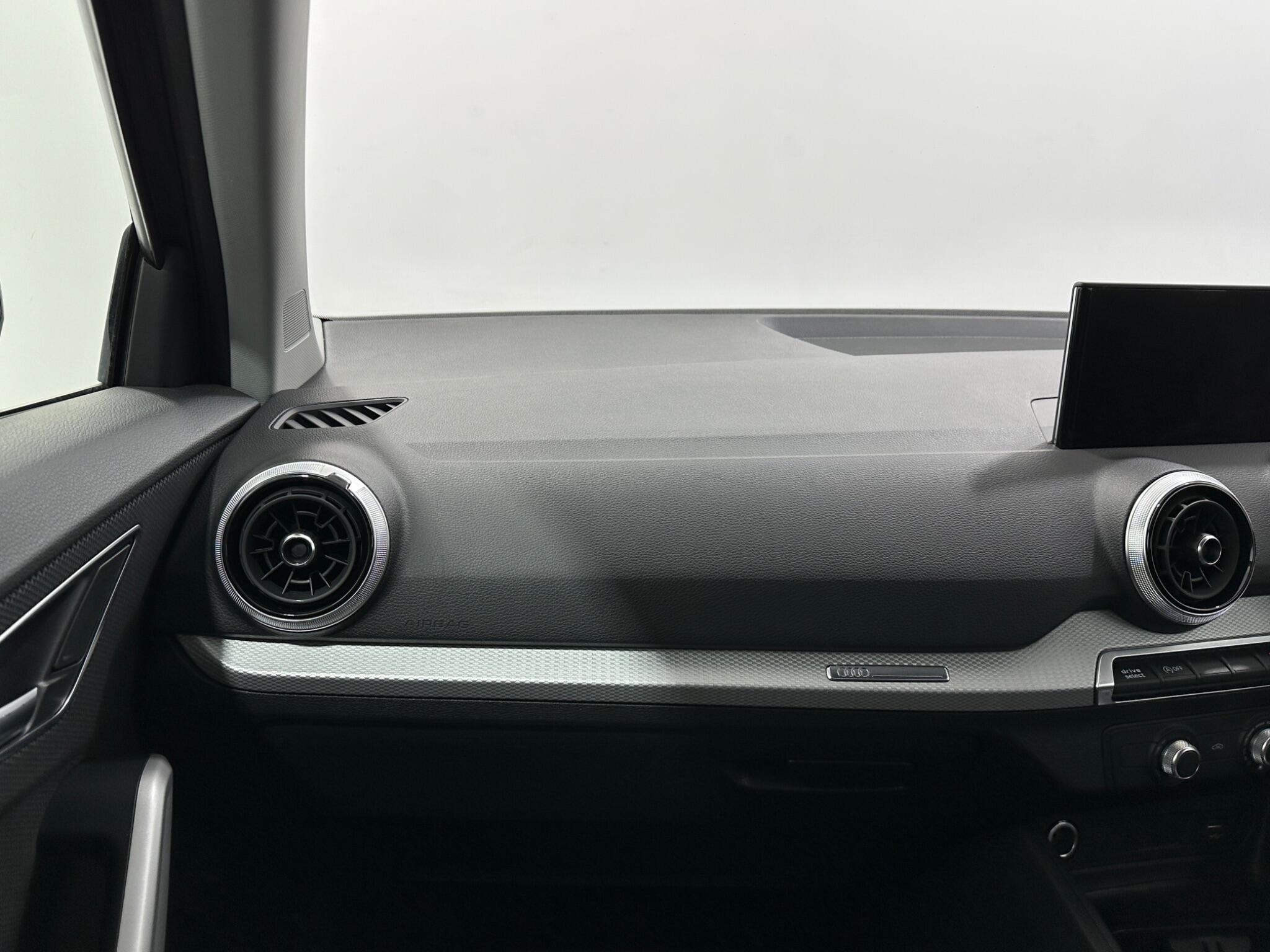 Audi Q2 view 29