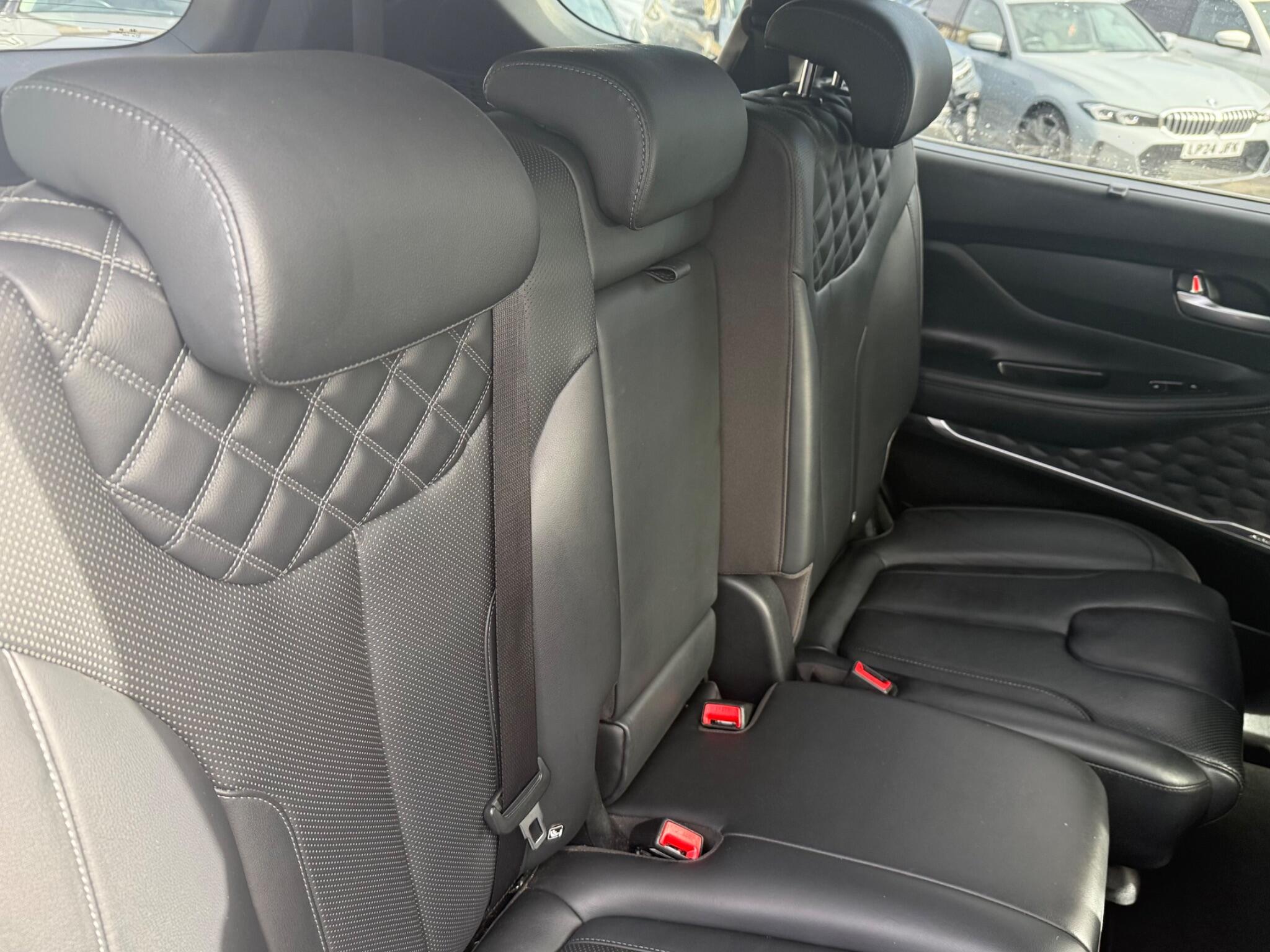 Hyundai Santa Fe view 18
