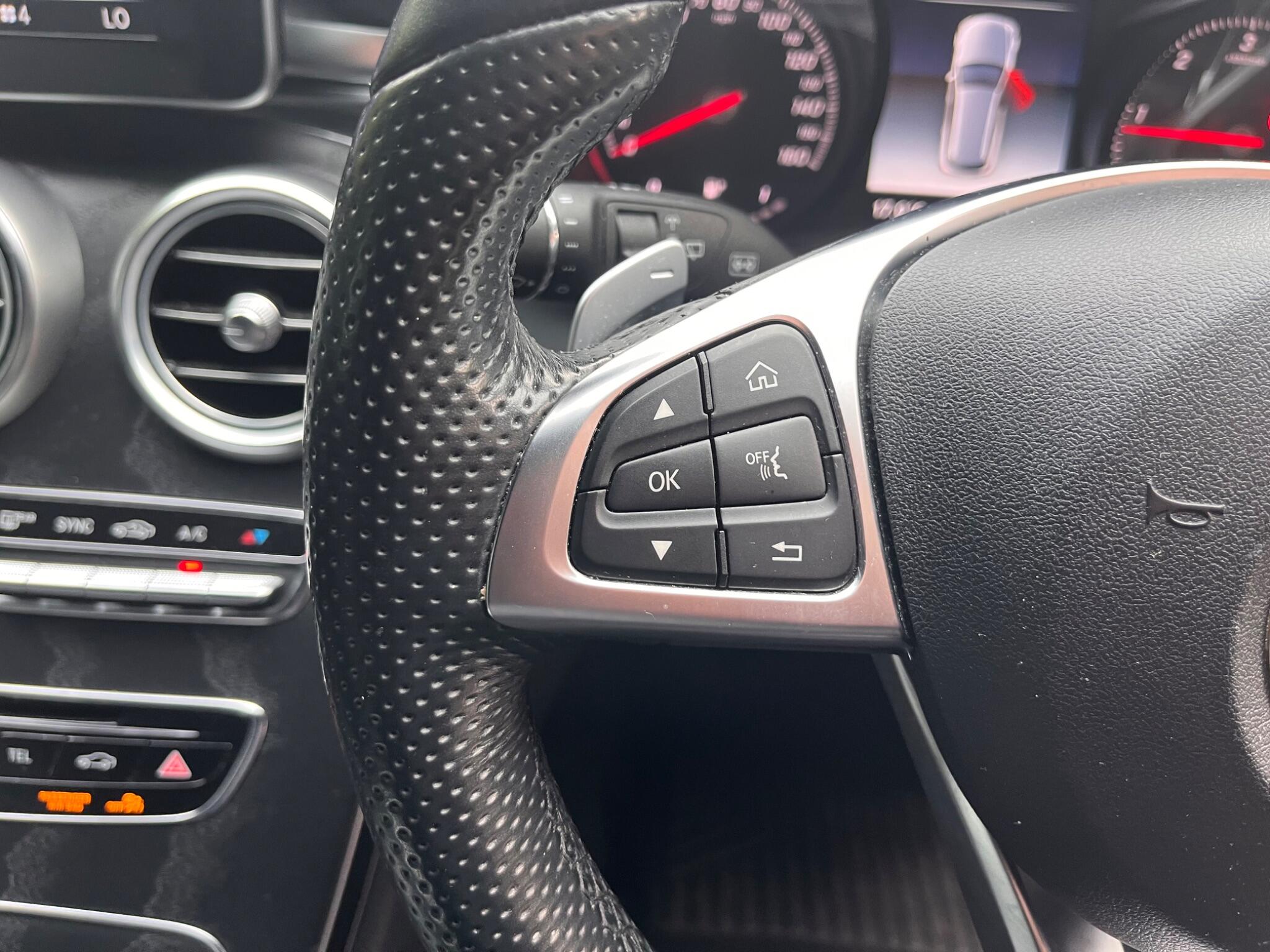 Mercedes-Benz C-Class view 27