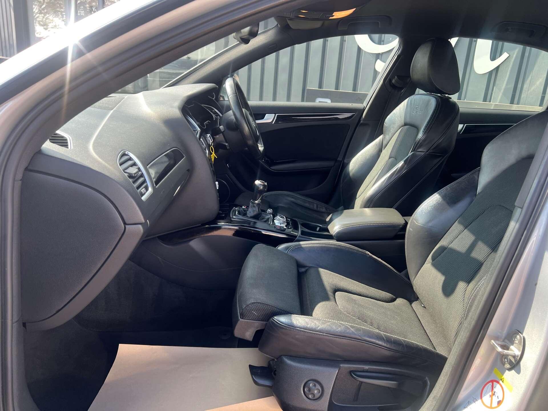 Audi A4 view 32