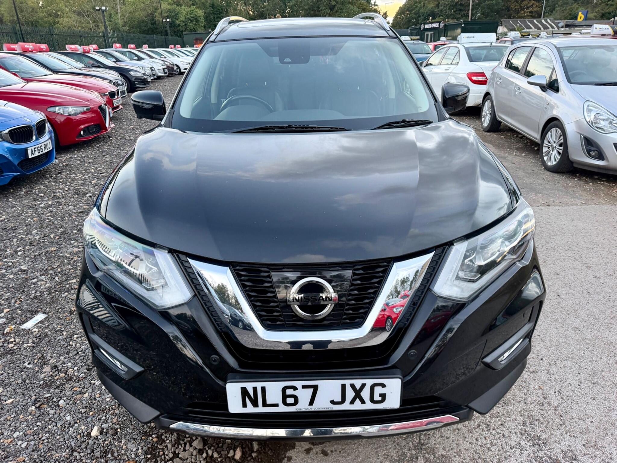Nissan X-Trail view 5