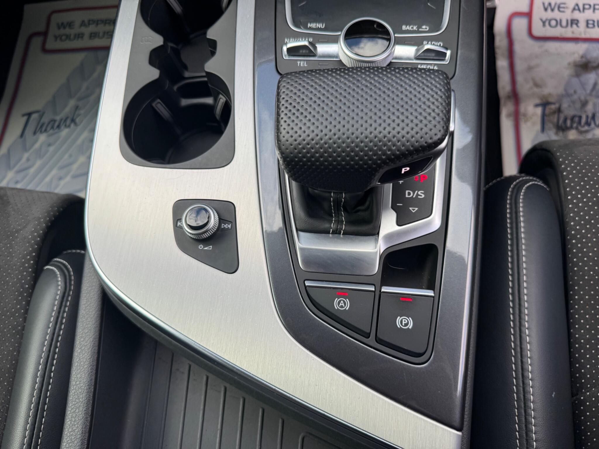 Audi Q7 view 10